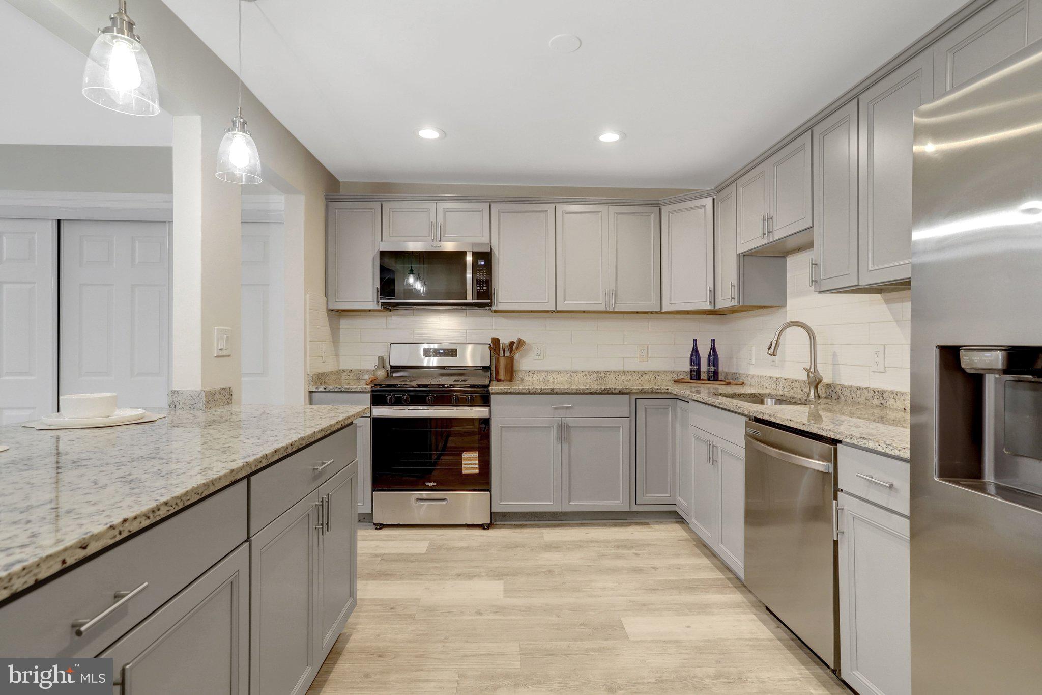 HERITAGE COURT - Residential