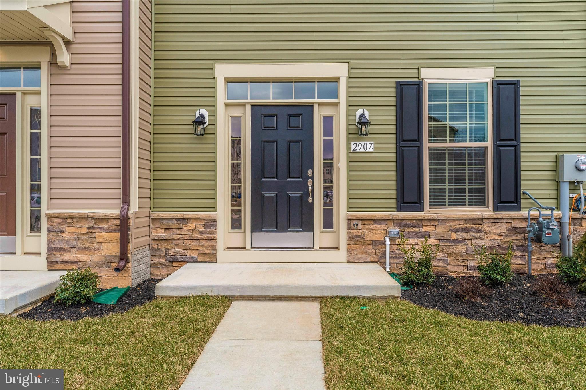 MACALLAN CROSSING - Residential Lease