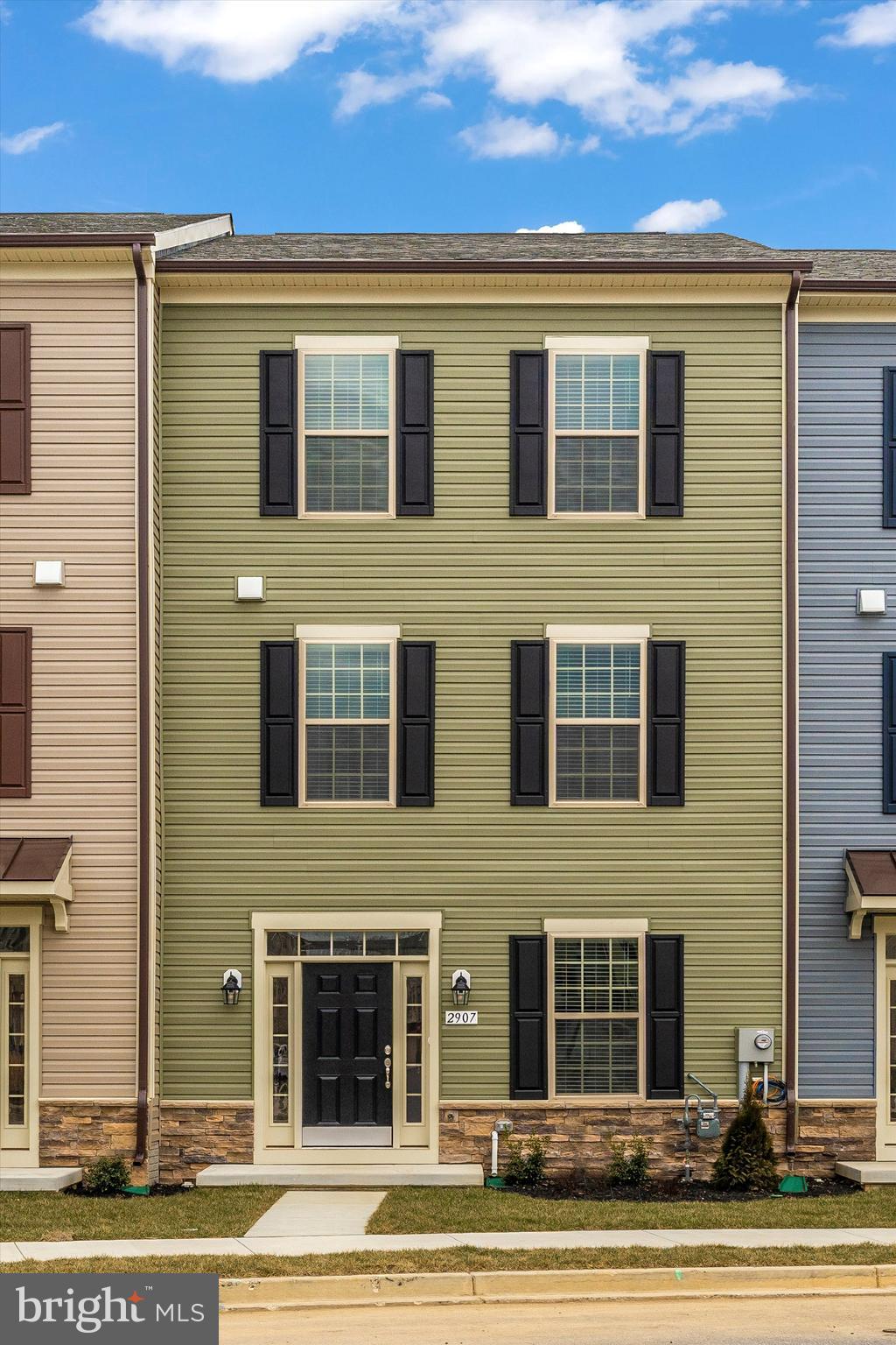 MACALLAN CROSSING - Residential Lease