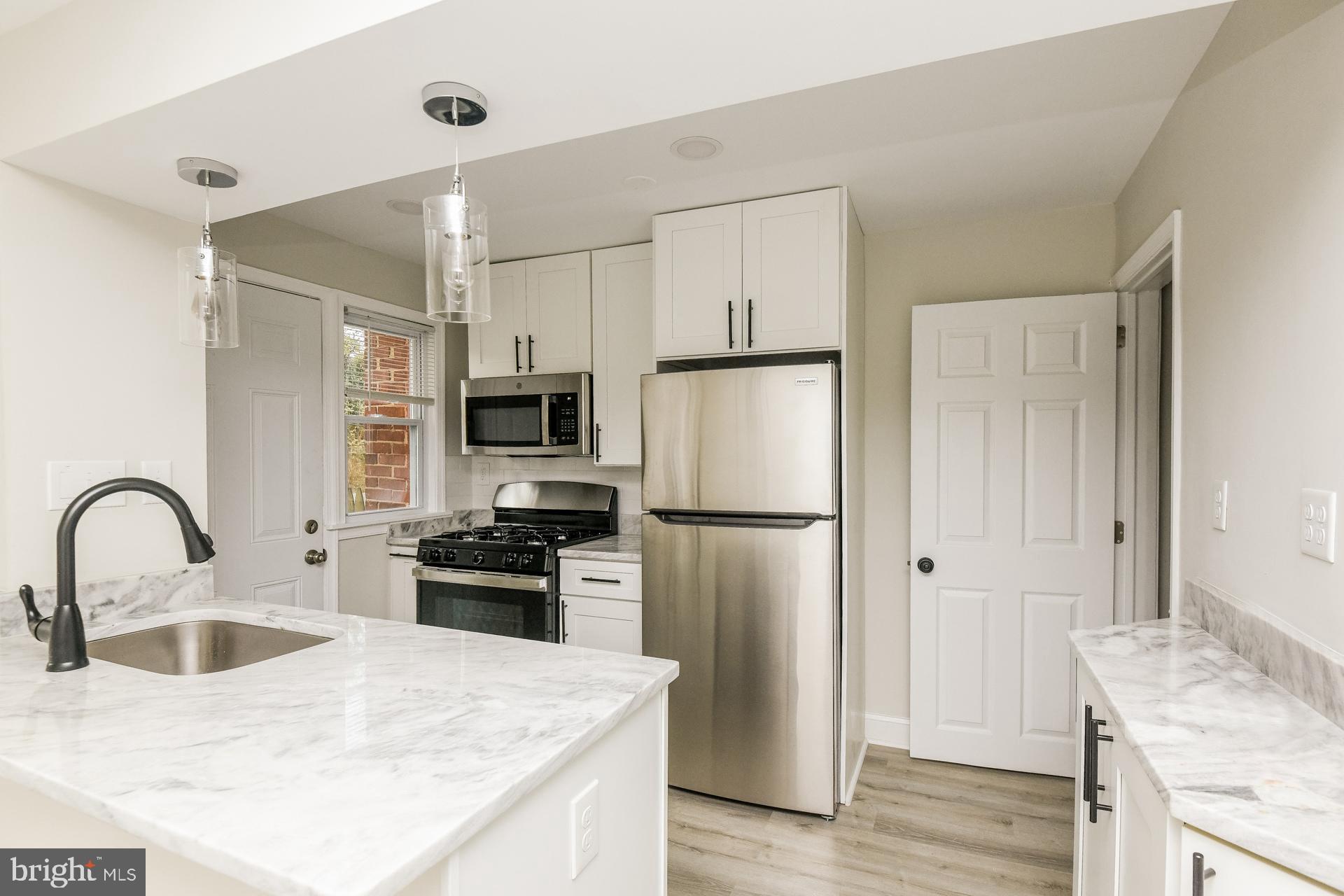 BELAIR-EDISON - Residential Lease