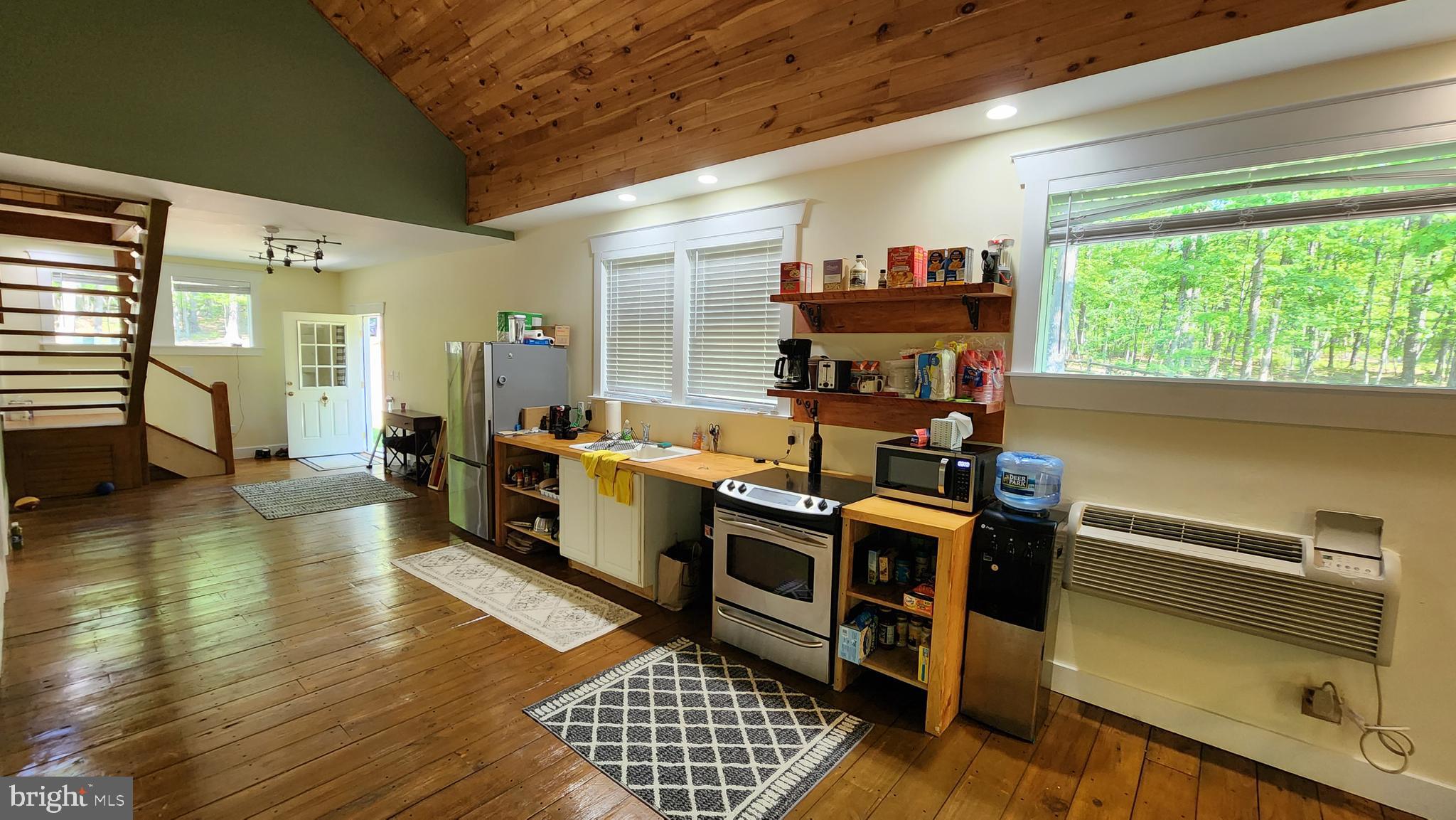 WARDEN LAKE - Residential