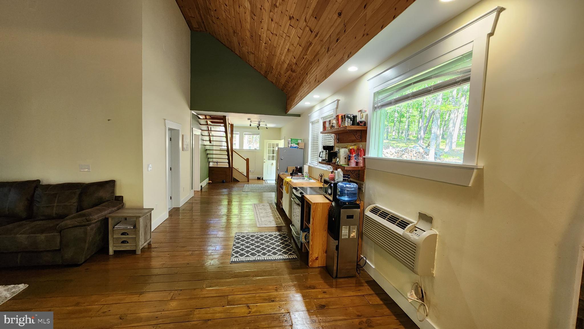 WARDEN LAKE - Residential