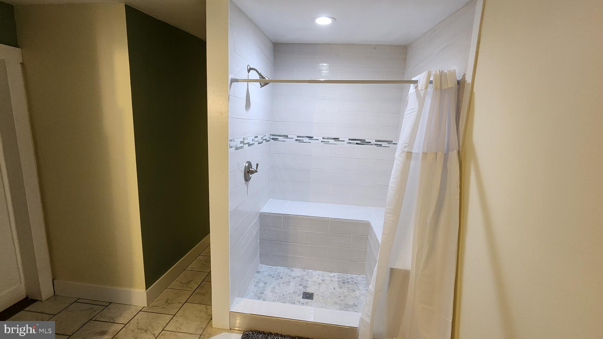 WARDEN LAKE - Residential