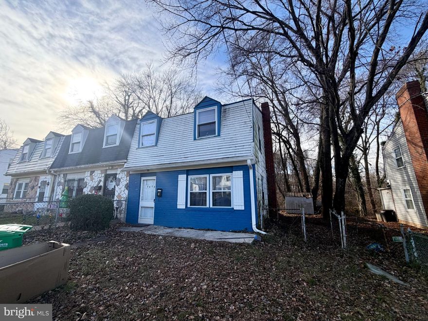 Calling all investors and renovation buyers! This 1959 end-unit townhome presents 1320 sq. ft. of untapped potential in a desirable neighborhood. With 3 bedrooms and 1 bathroom, this property is perfectly positioned for your value-add strategy.