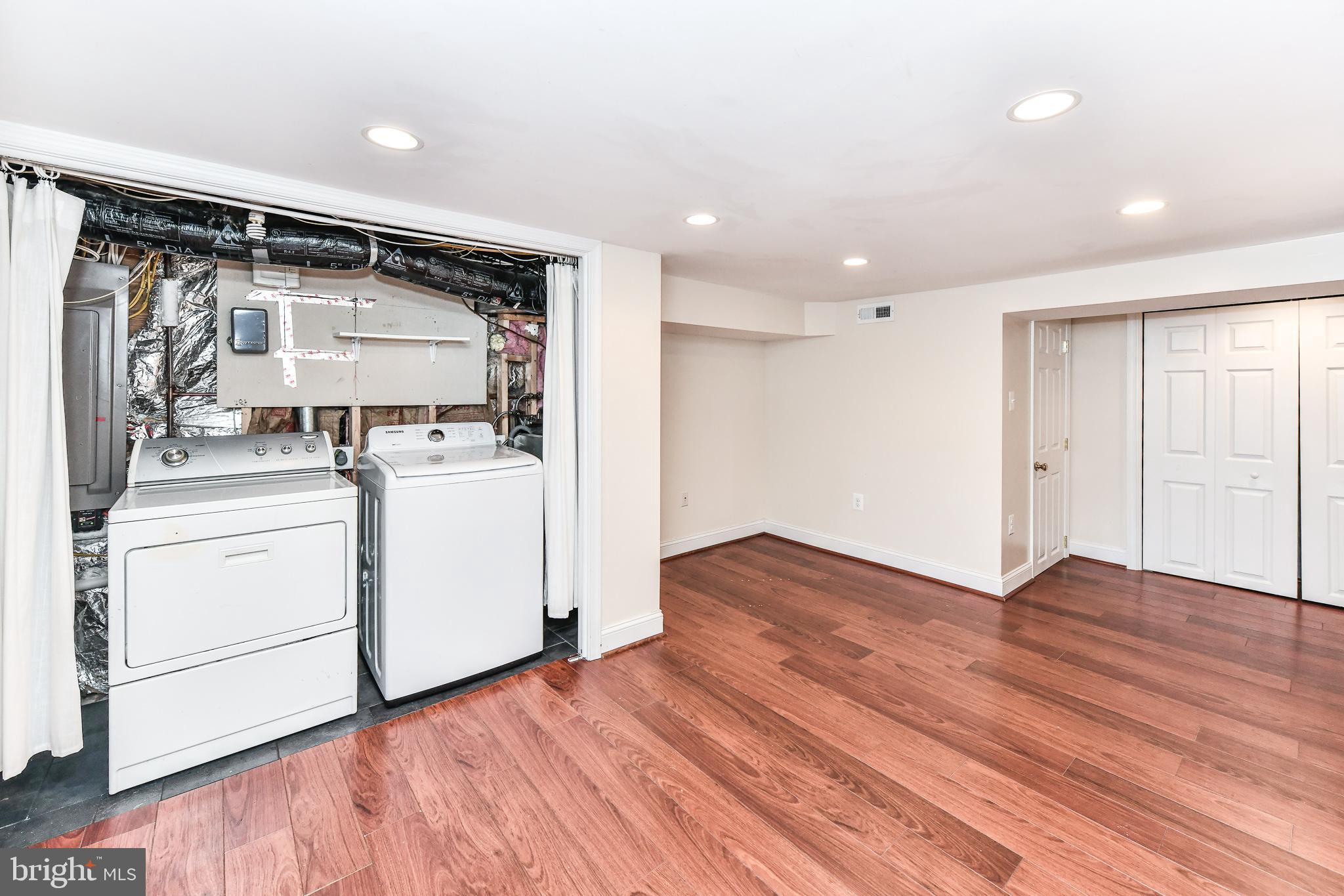 MEMORIAL HEIGHTS - Residential Lease