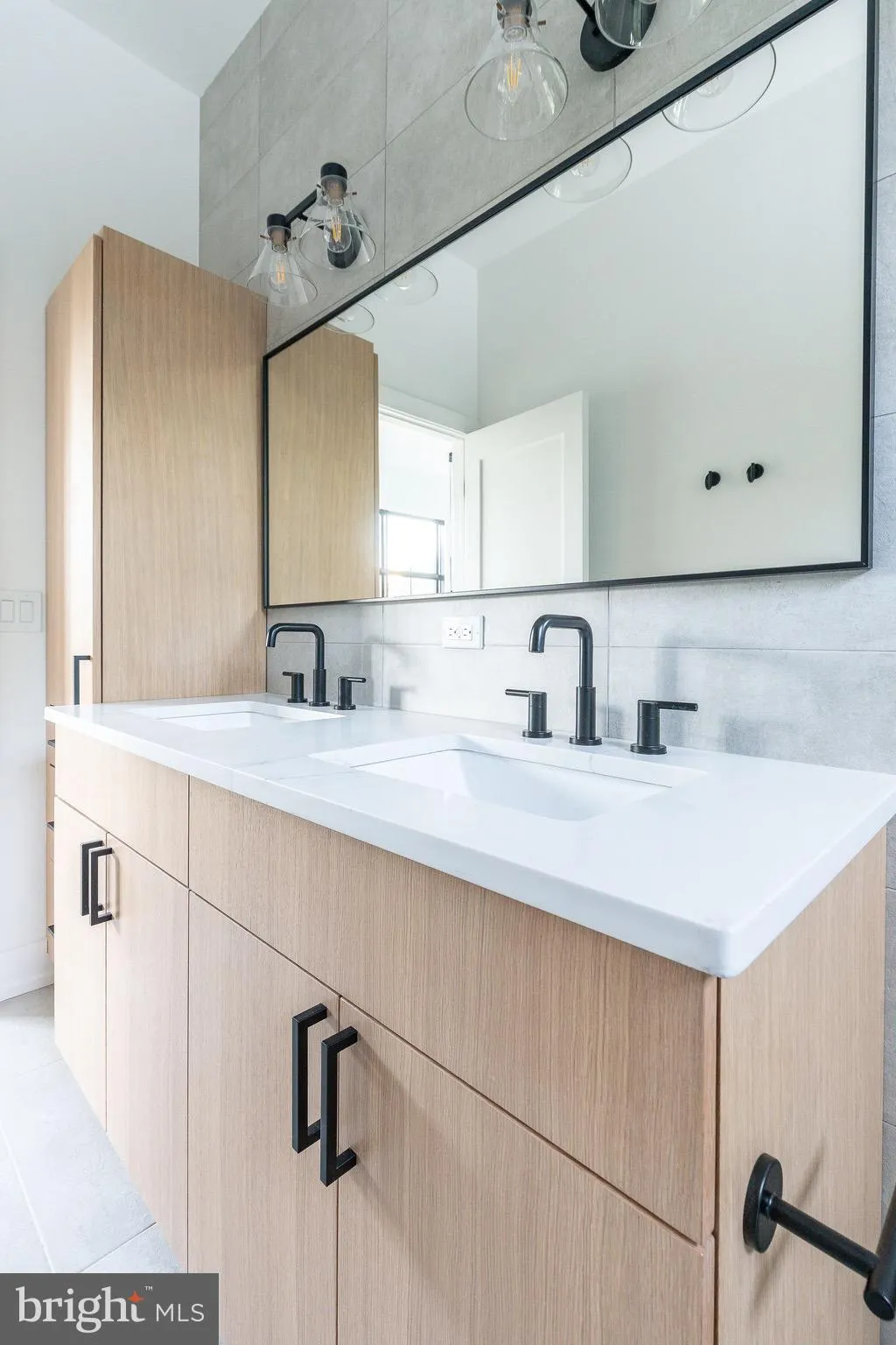 Berwyn, Pennsylvania 19312, United States, 5 Bedrooms Bedrooms, ,6 BathroomsBathrooms,Residential,Active,138791