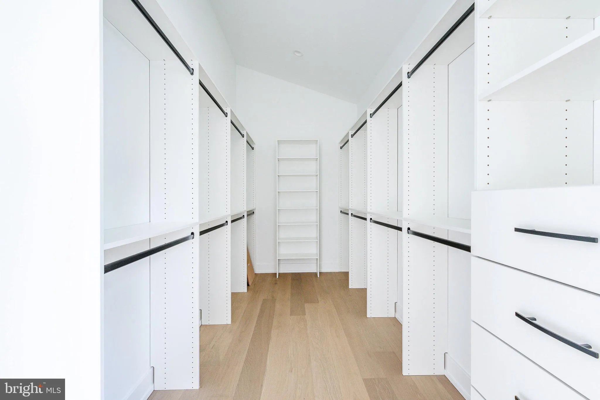 Berwyn, Pennsylvania 19312, United States, 5 Bedrooms Bedrooms, ,6 BathroomsBathrooms,Residential,Active,138791