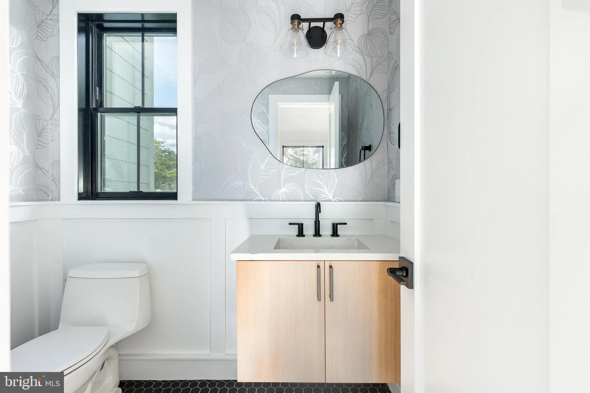 Berwyn, Pennsylvania 19312, United States, 5 Bedrooms Bedrooms, ,6 BathroomsBathrooms,Residential,Active,138791