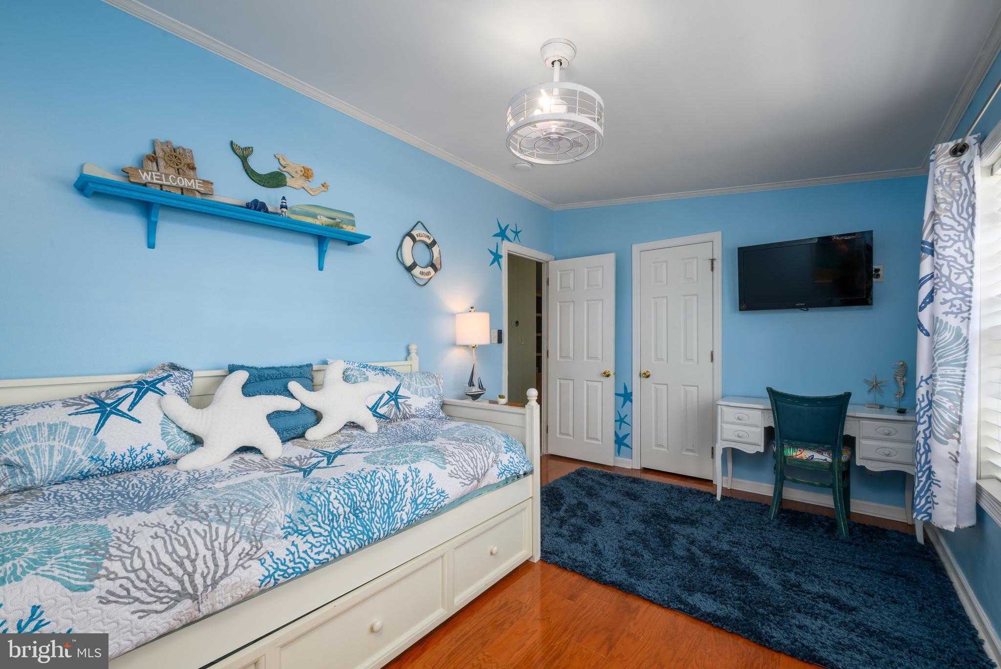 MARINERS COVE - Residential