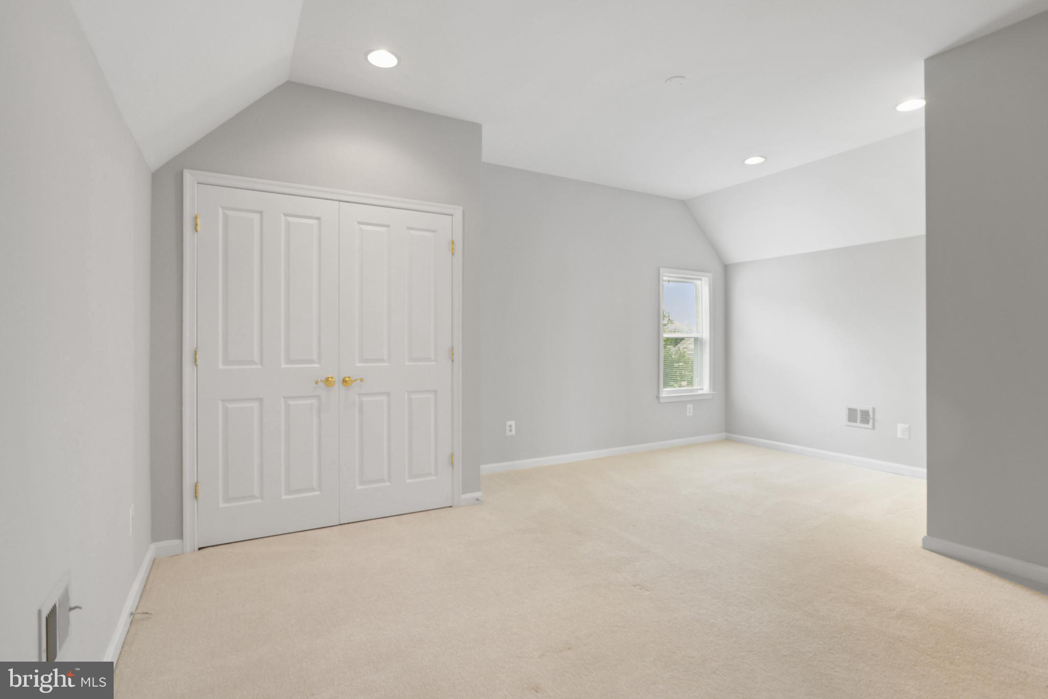 STONE RIDGE SOUTH - Residential Lease