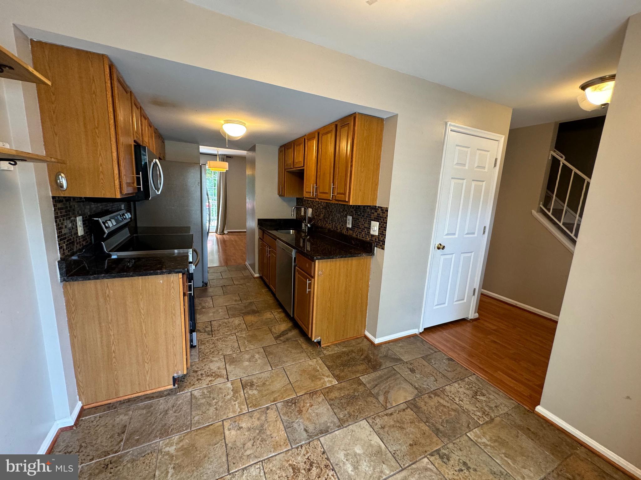 LAKE RIDGE - Residential Lease