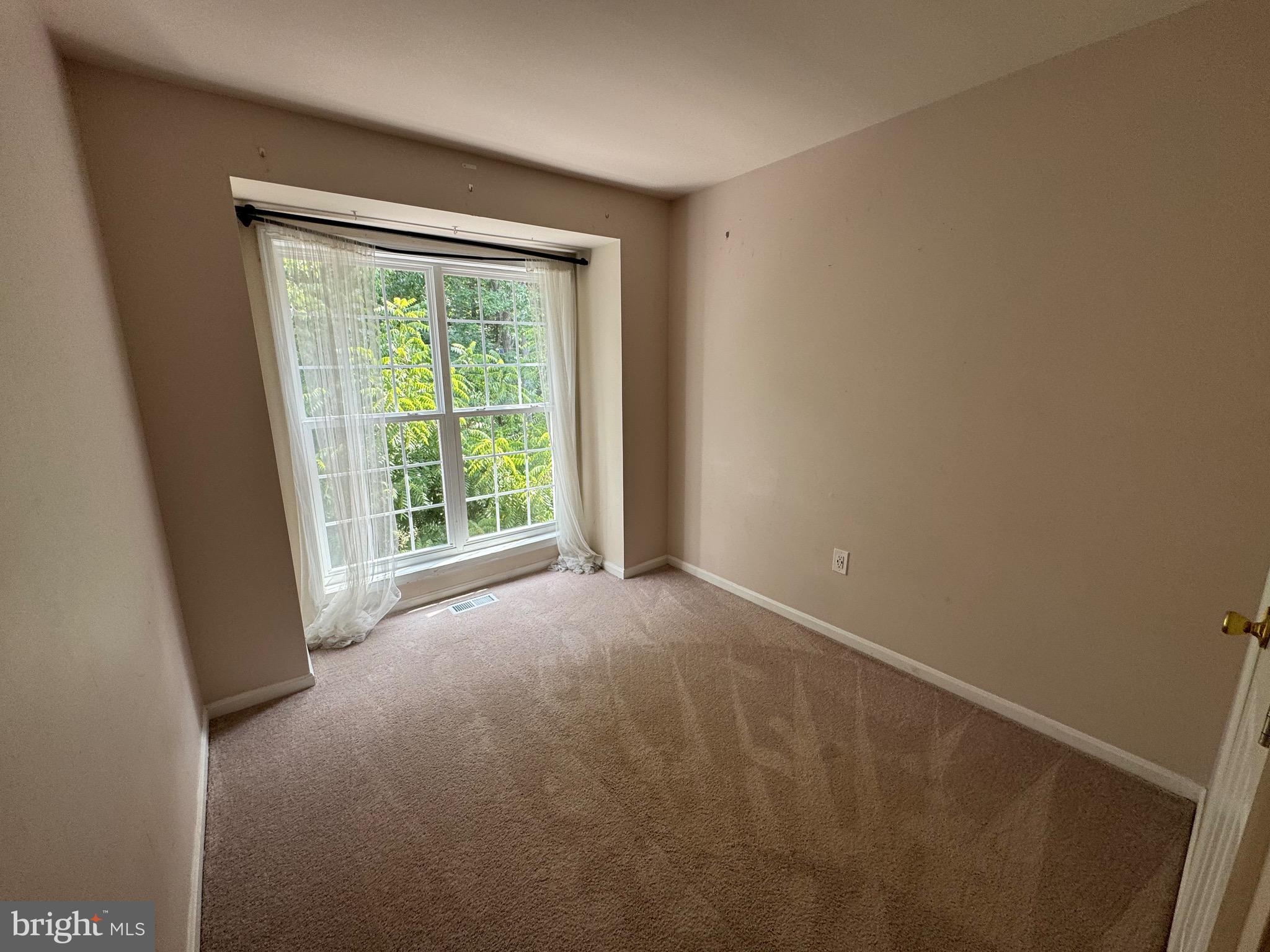 LAKE RIDGE - Residential Lease