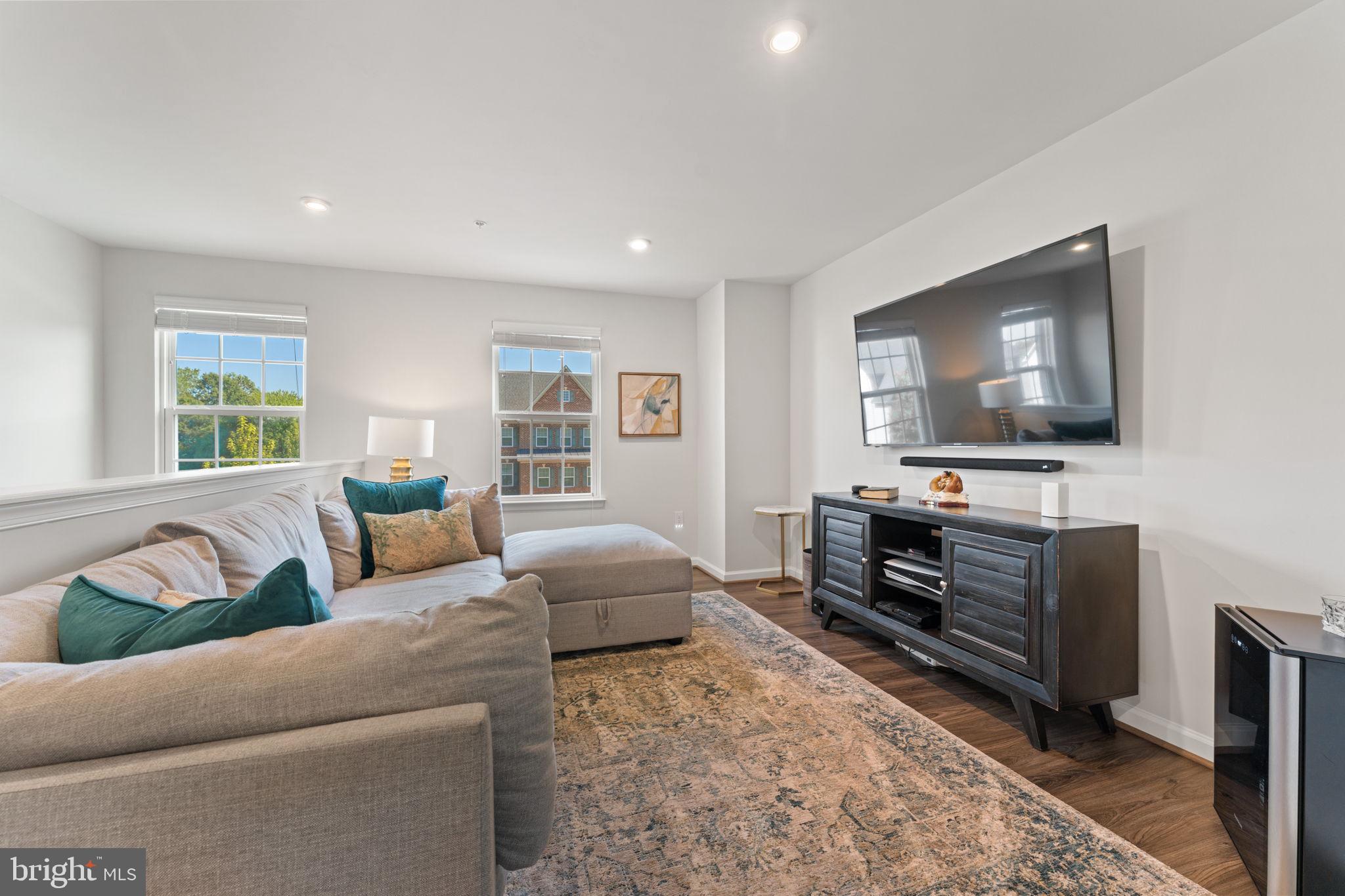 OAK CREEK CLUB - Residential