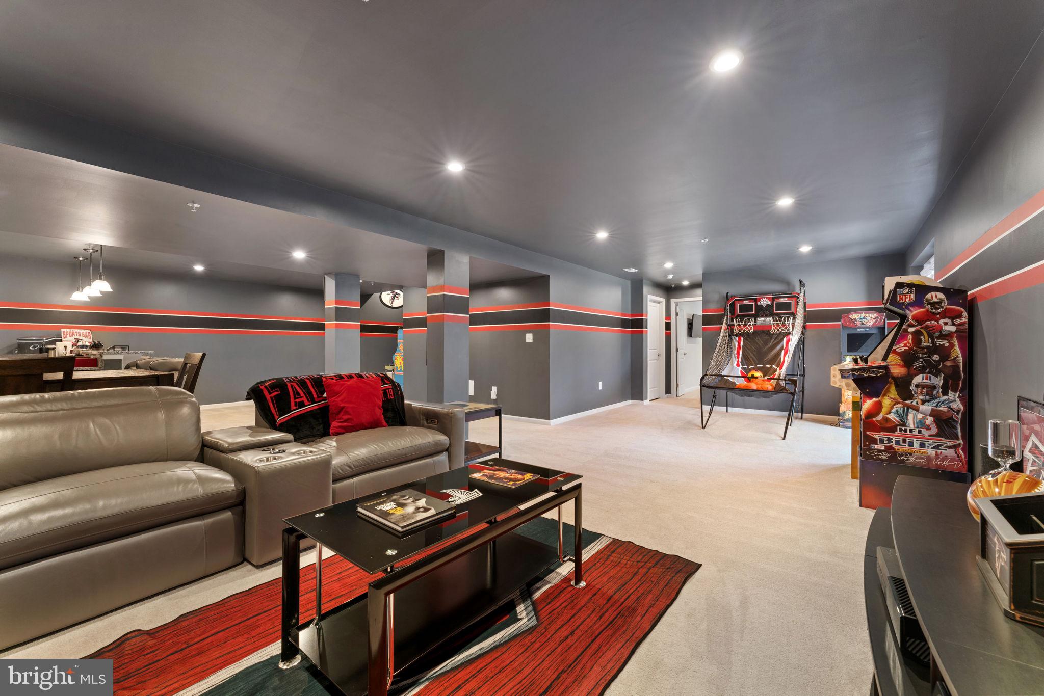 OAK CREEK CLUB - Residential