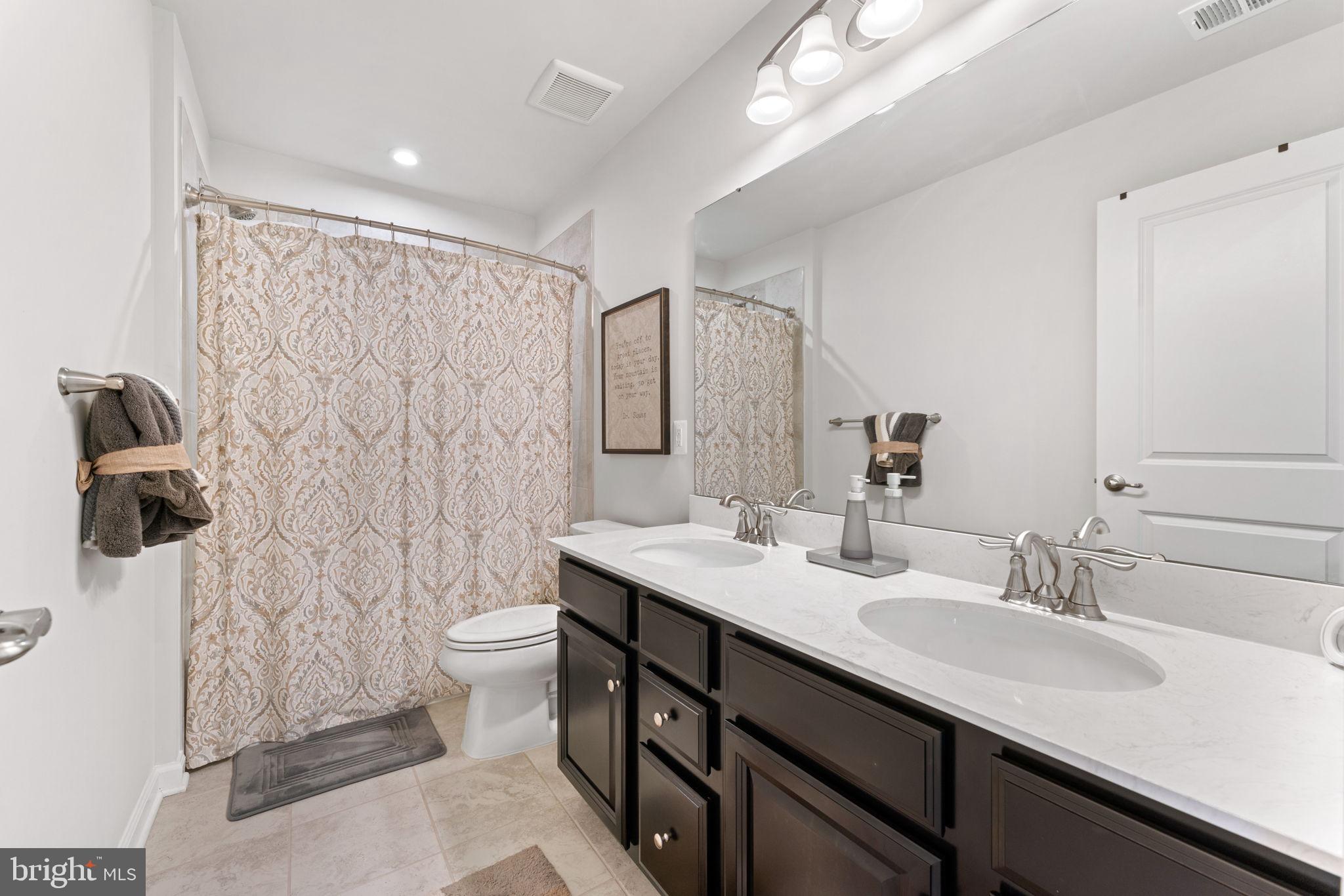 OAK CREEK CLUB - Residential