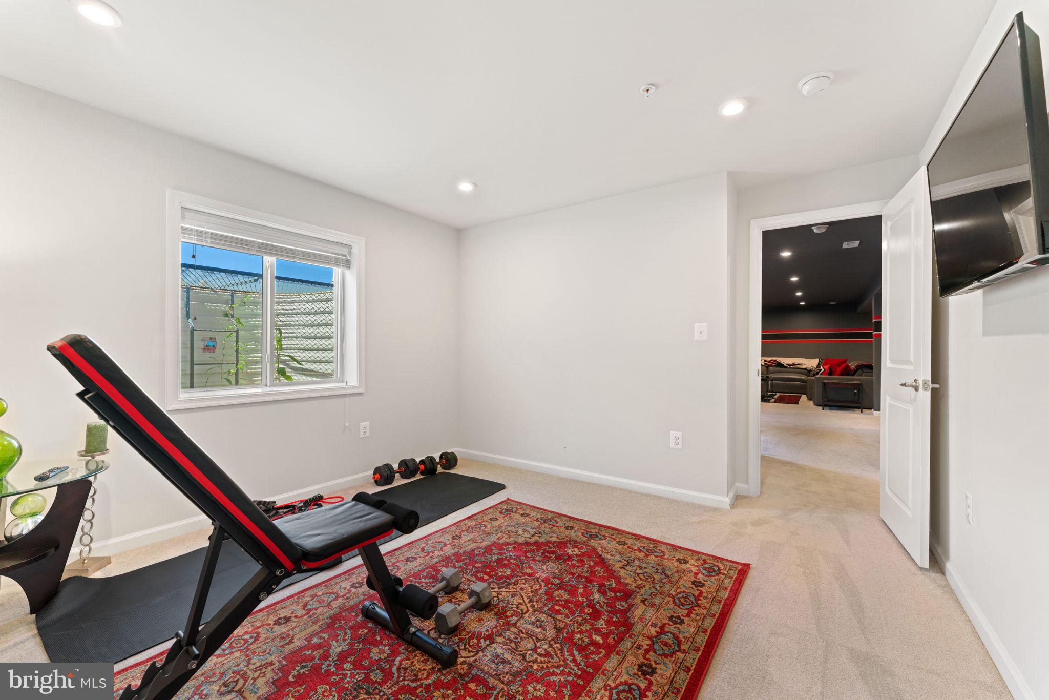 OAK CREEK CLUB - Residential