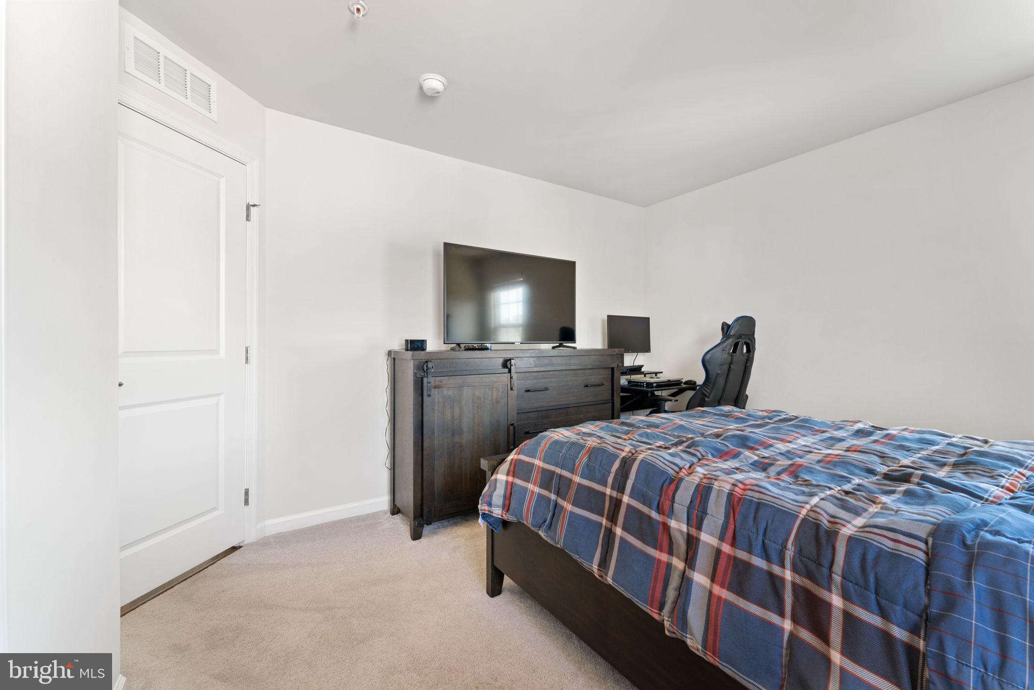 OAK CREEK CLUB - Residential