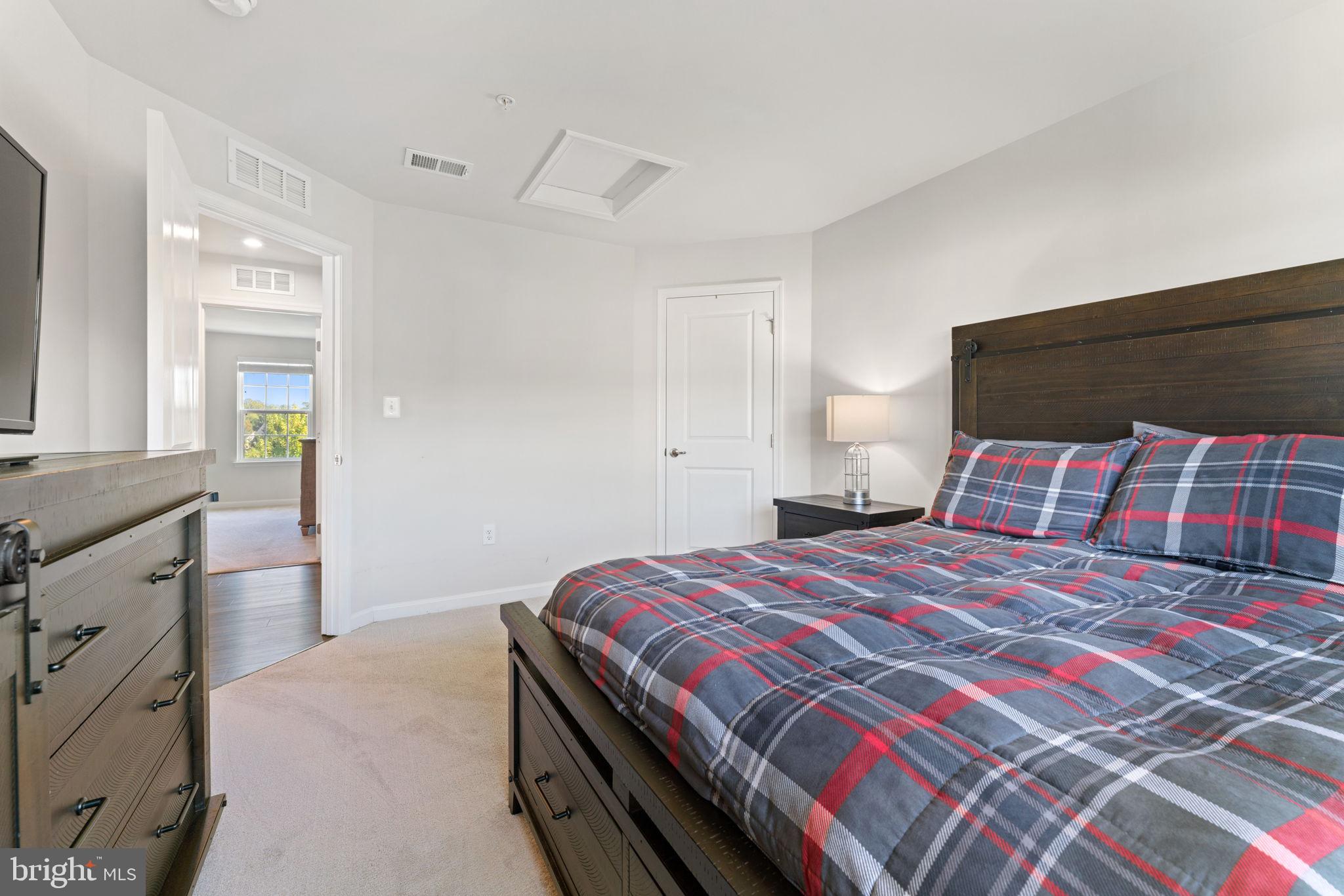 OAK CREEK CLUB - Residential