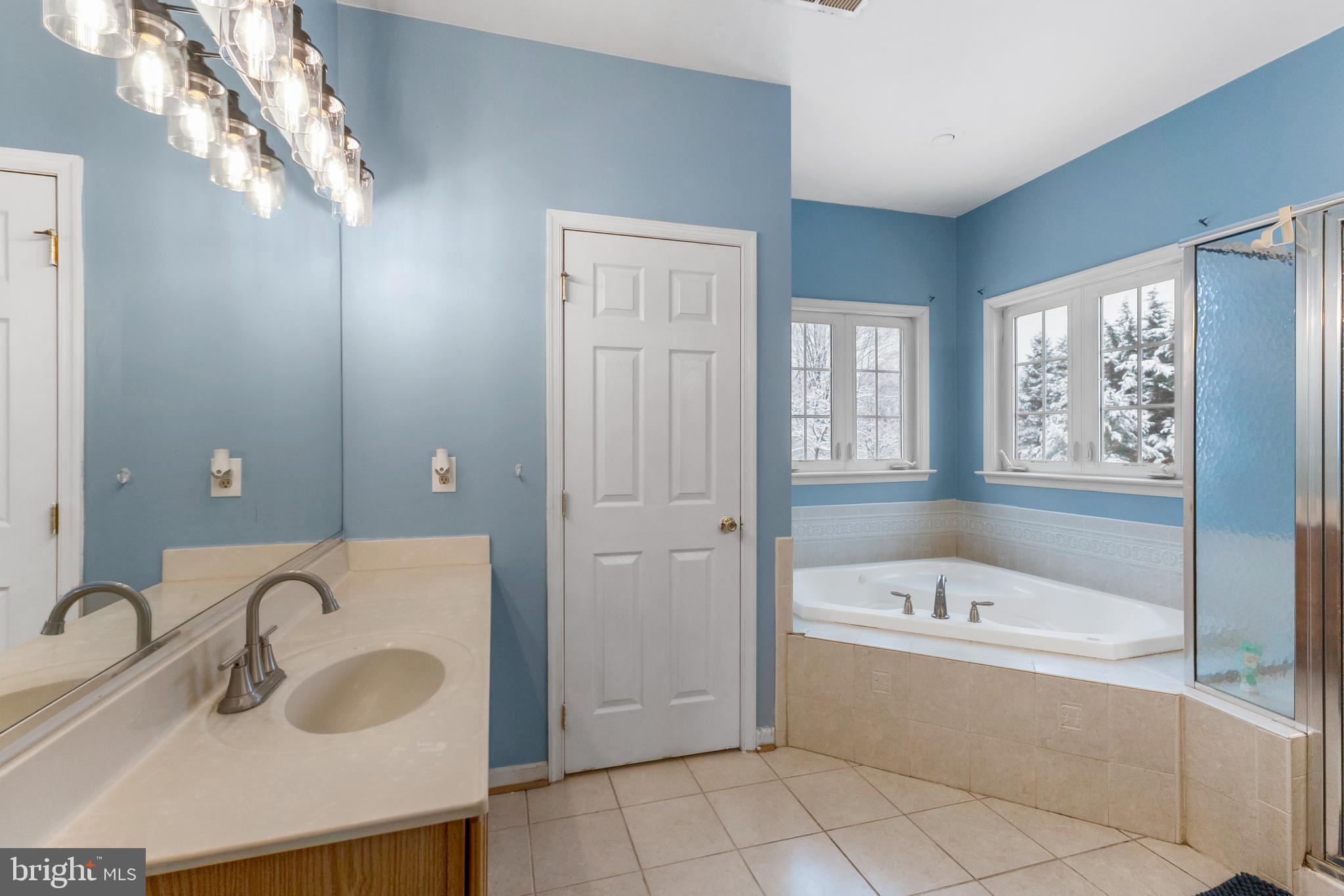 SUMMIT VIEW ESTATES - Residential