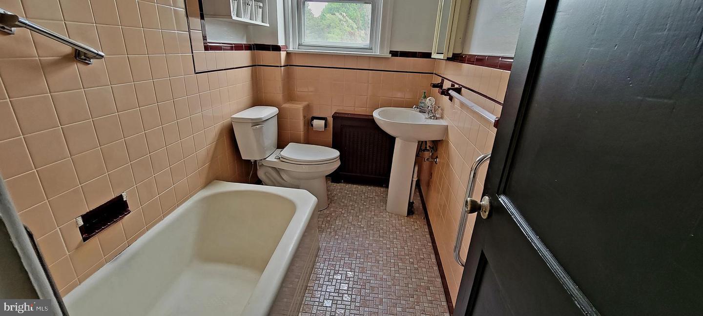 FOX CHASE - Residential