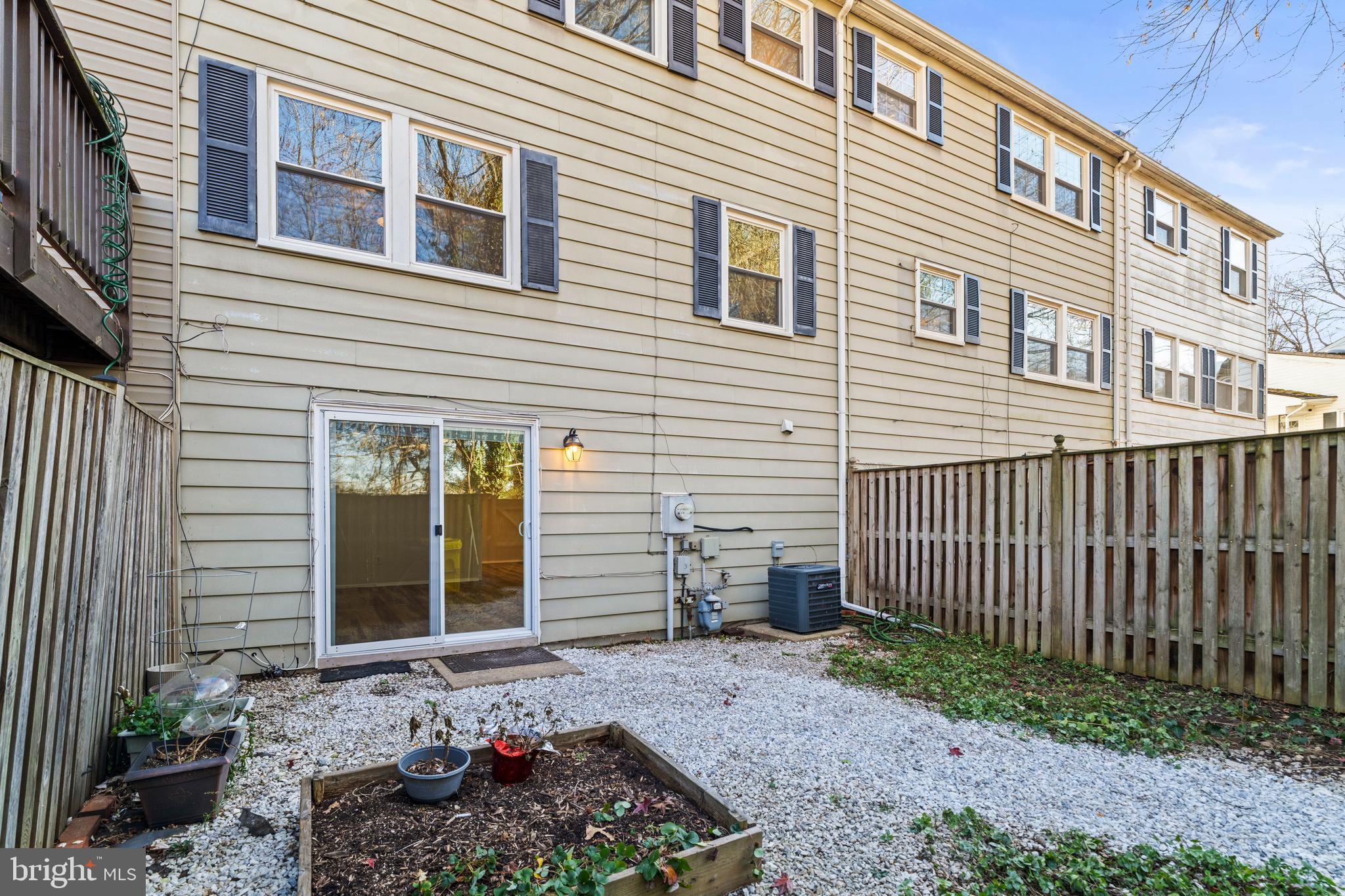 CROFTON TOWNE/PARK - Residential