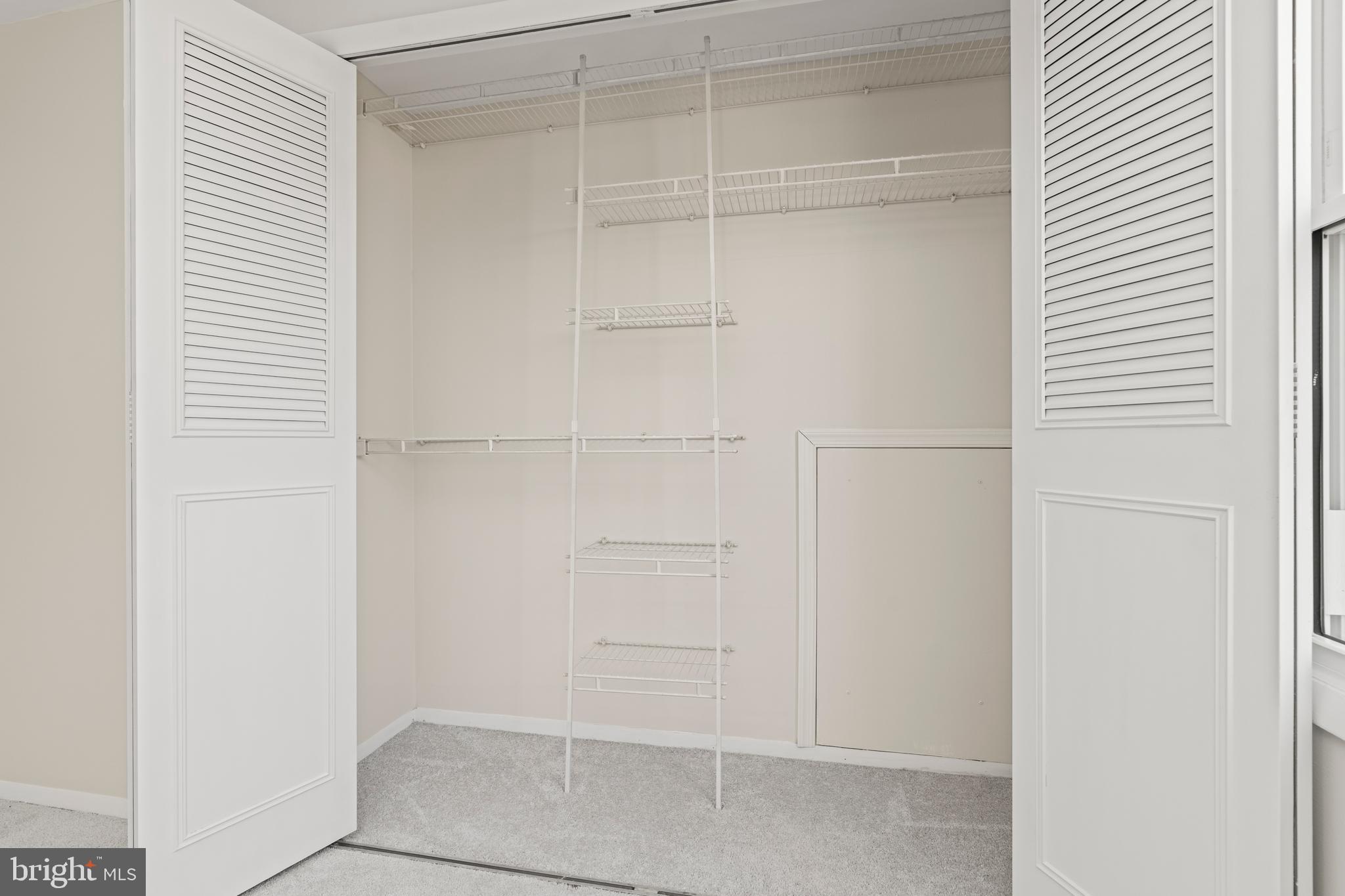 CROFTON TOWNE/PARK - Residential