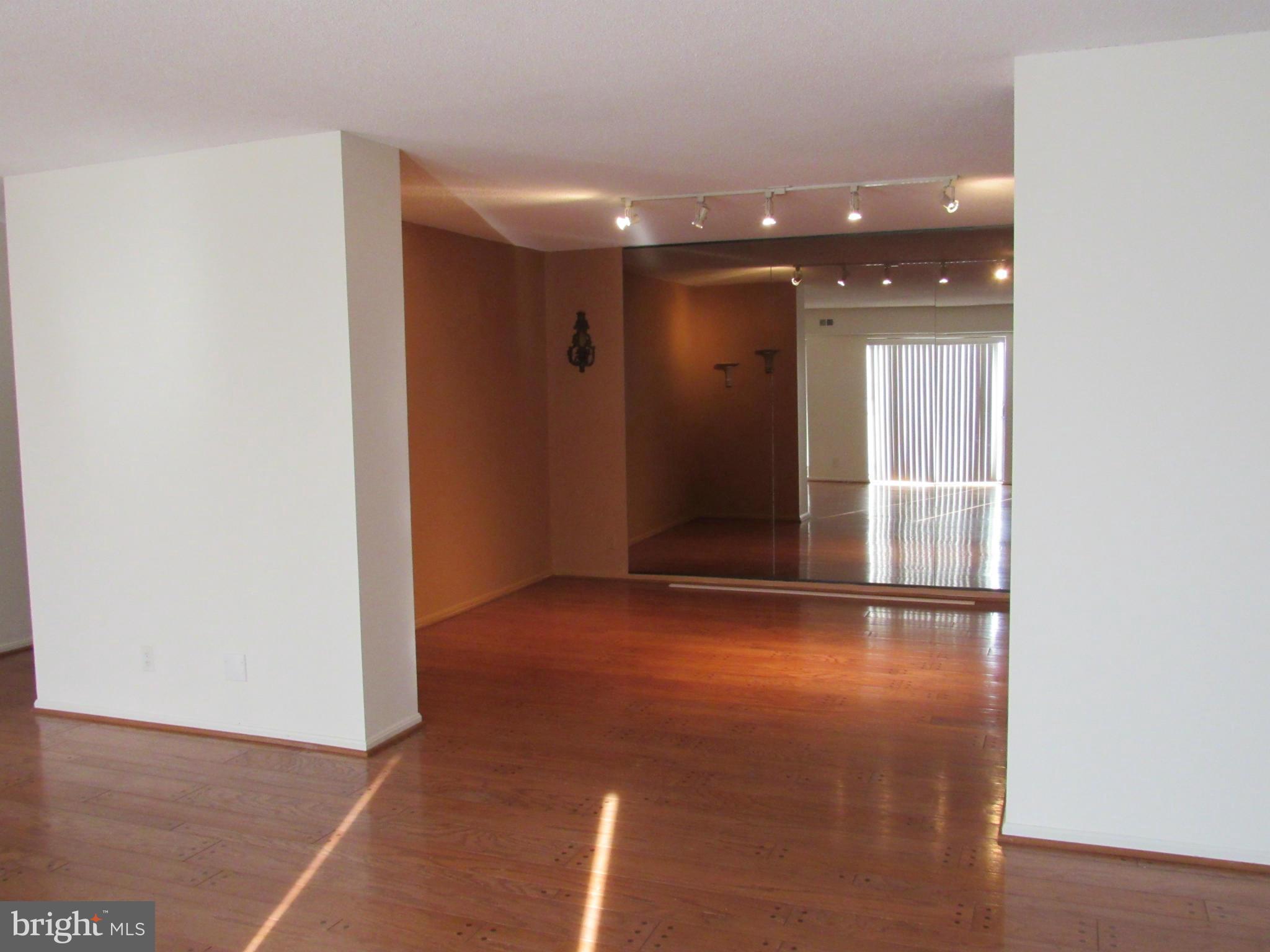 ROTONDA - Residential Lease