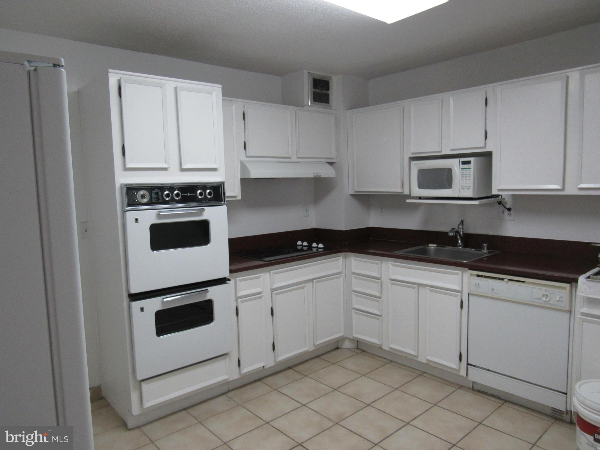 ROTONDA - Residential Lease