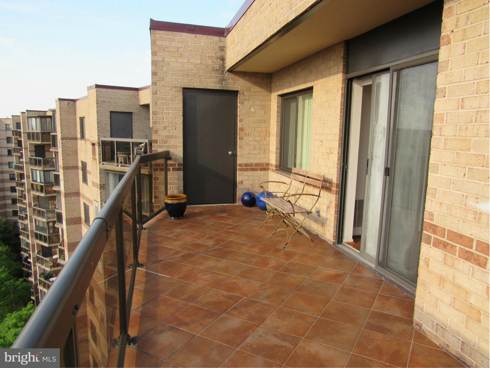 ROTONDA - Residential Lease