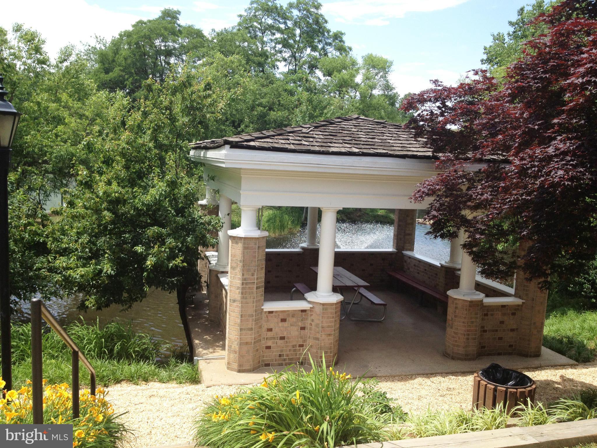 ROTONDA - Residential Lease