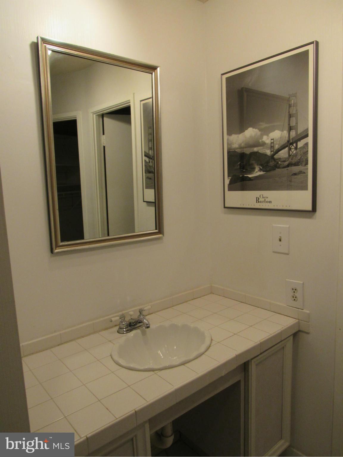 ROTONDA - Residential Lease