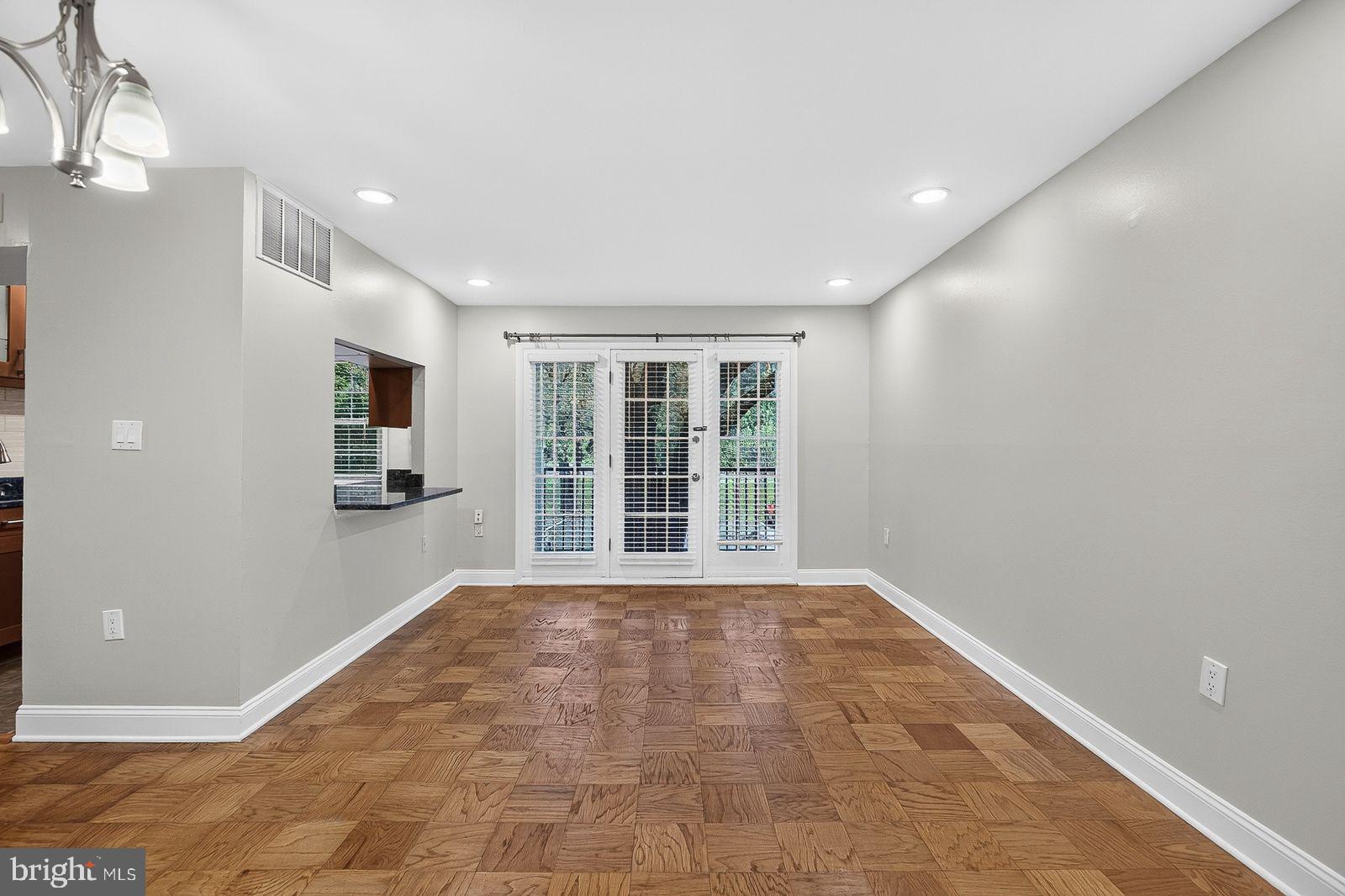 9453 FAIRFAX BOULEVARD 204