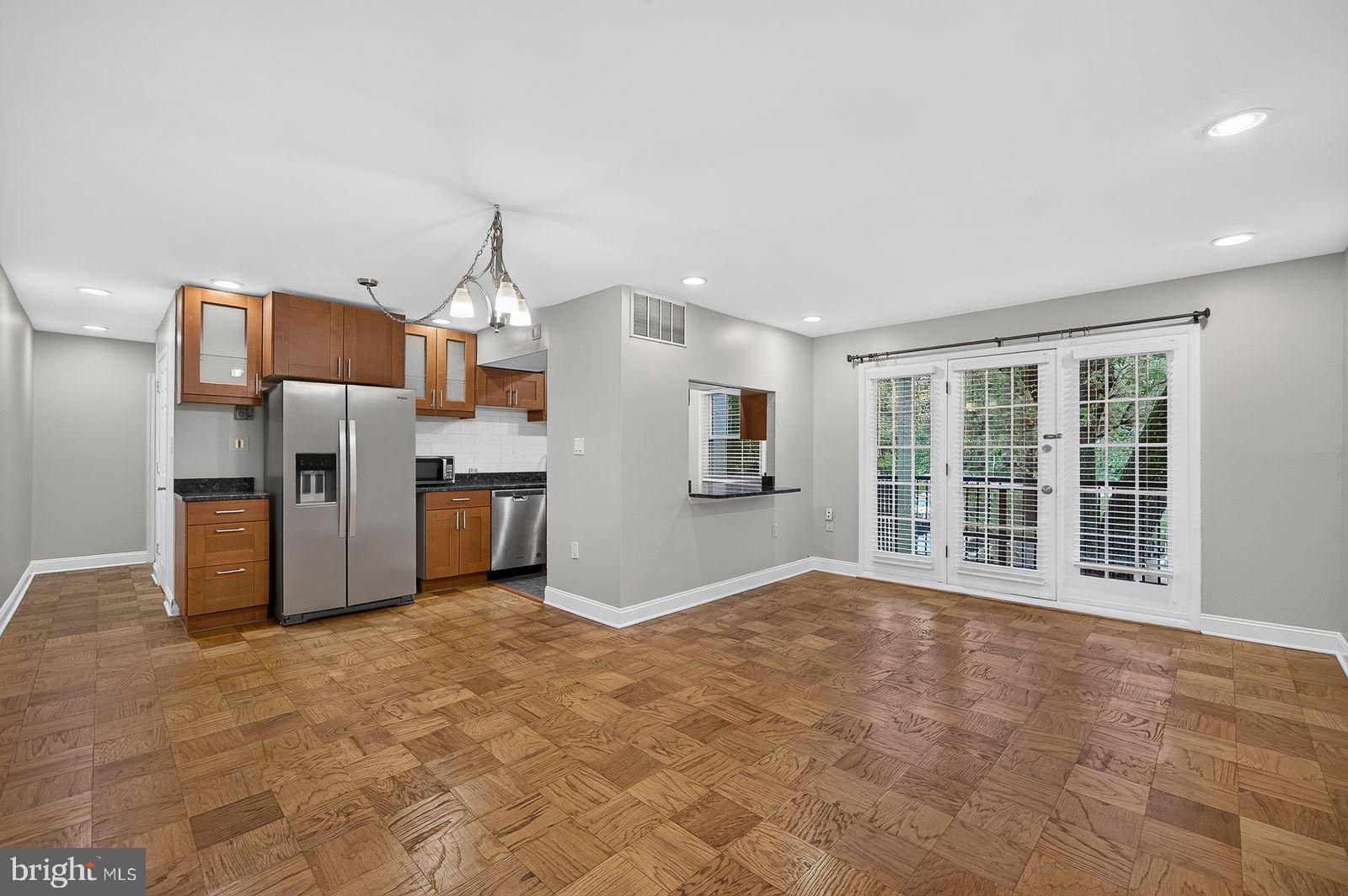 9453 FAIRFAX BOULEVARD 204