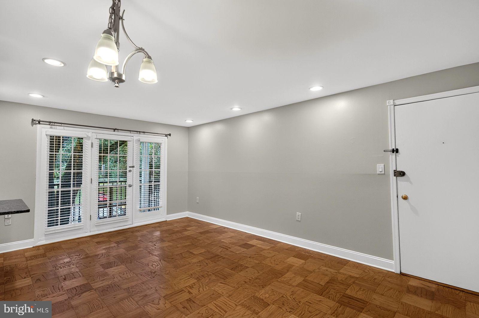 9453 FAIRFAX BOULEVARD 204
