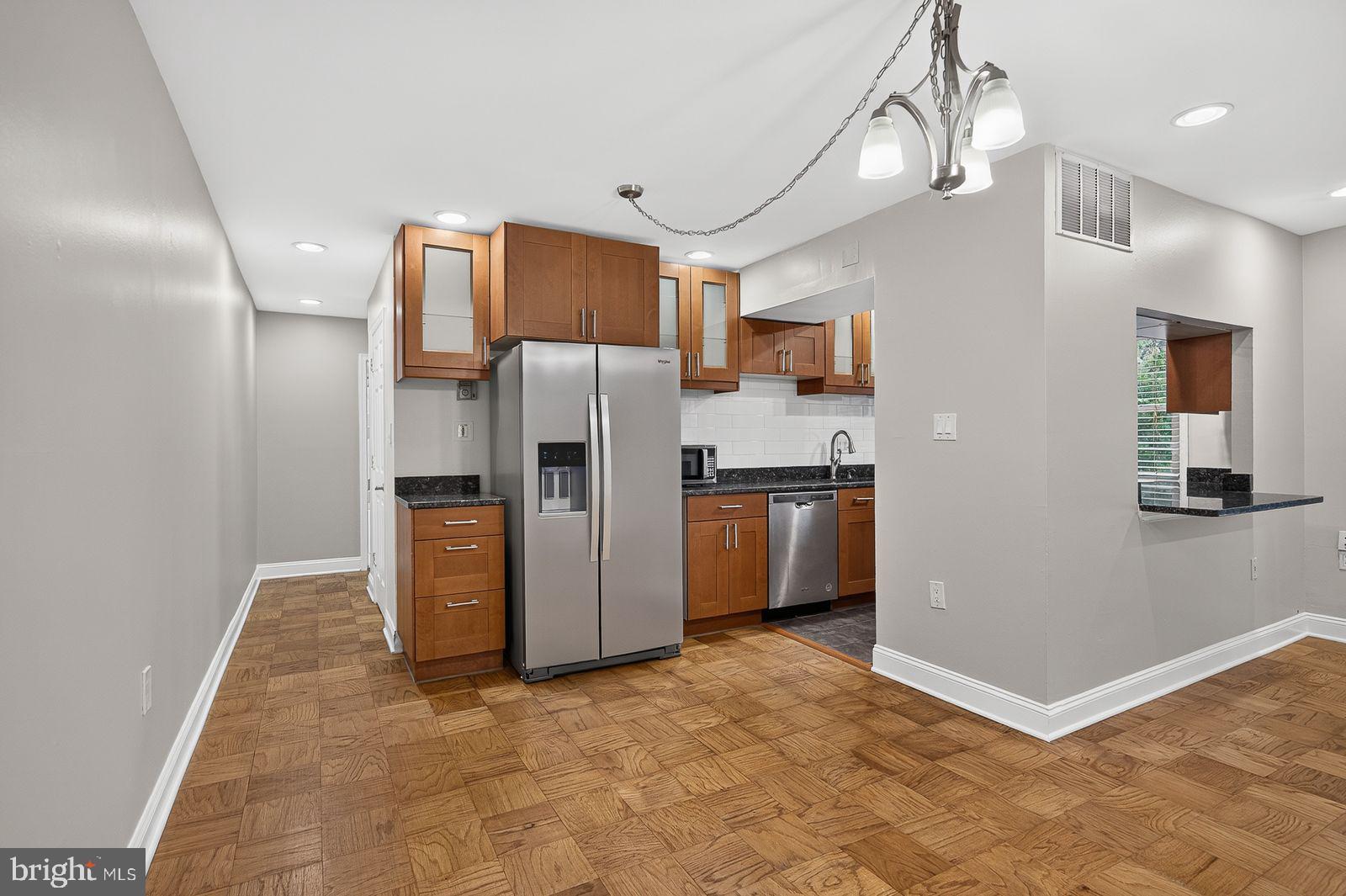9453 FAIRFAX BOULEVARD 204