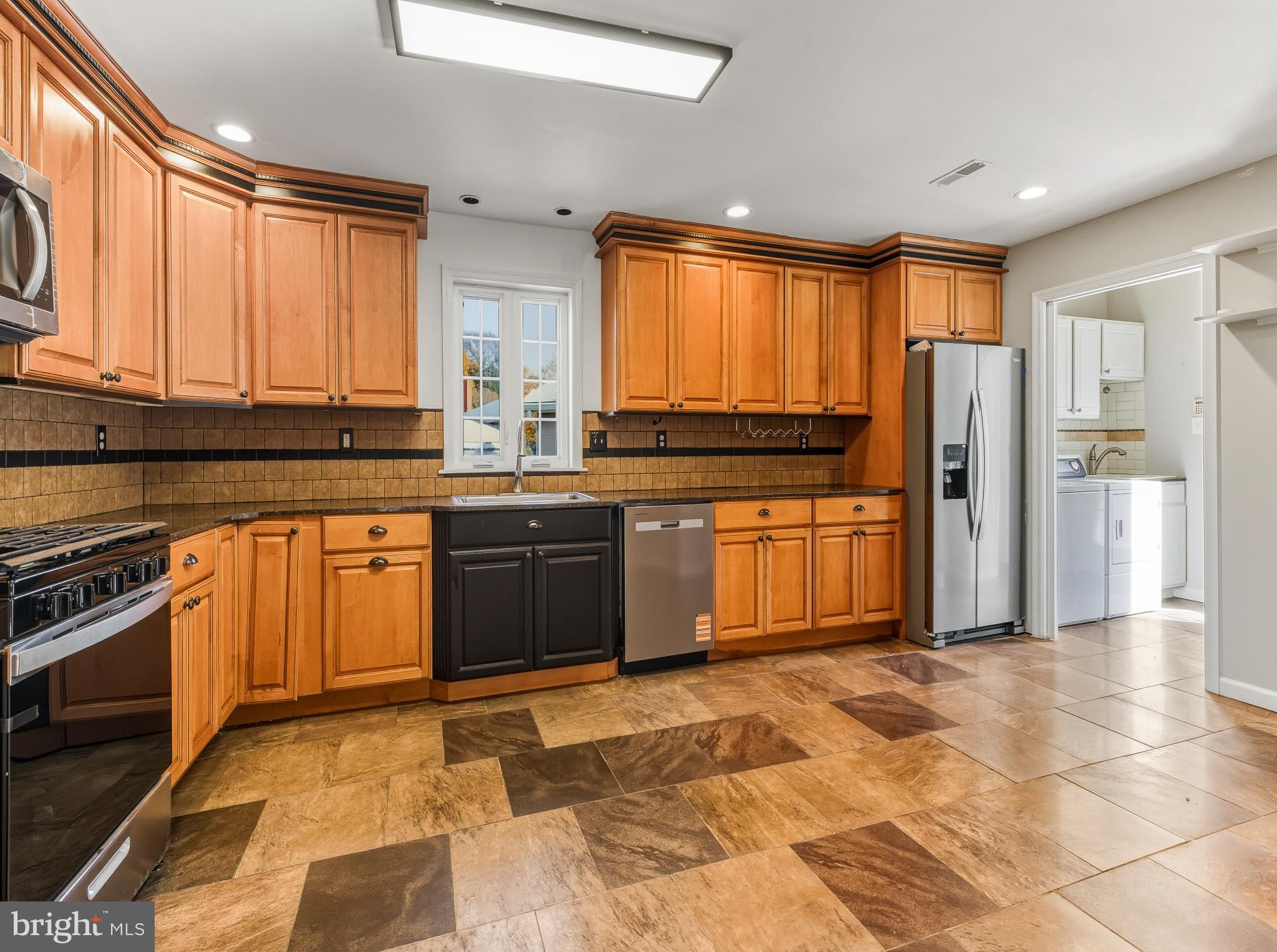 591 N DELAWARE STREET