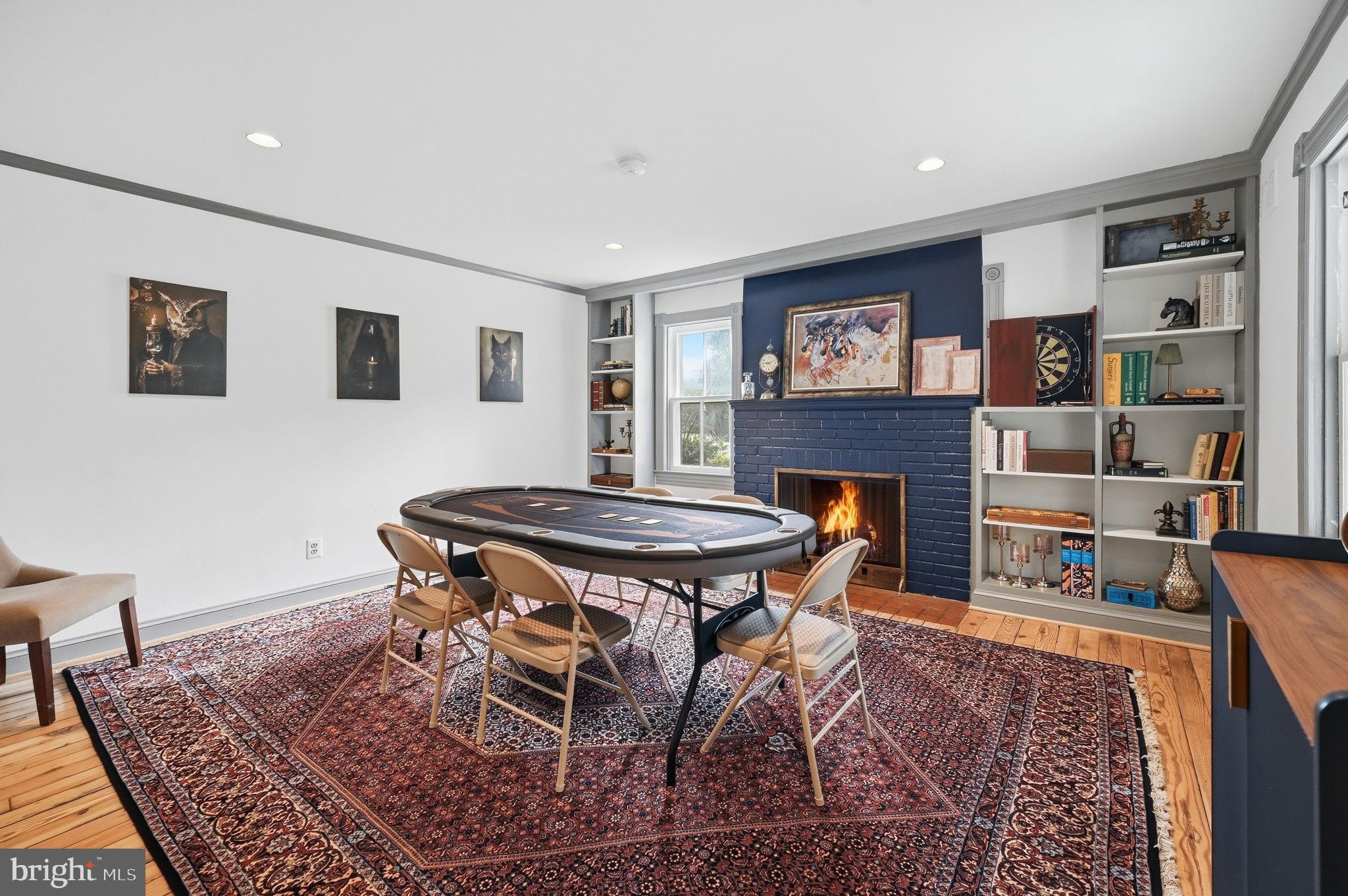 DARNESTOWN OUTSIDE - Residential