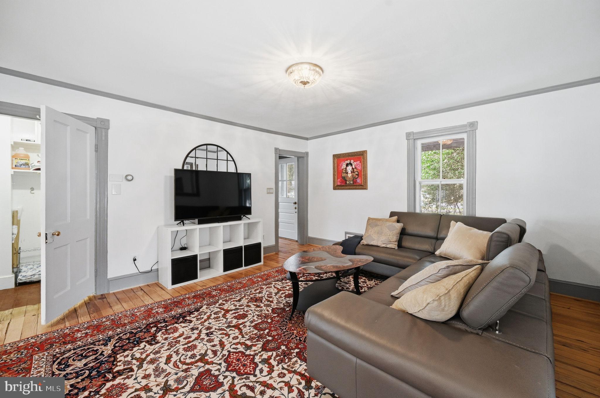 DARNESTOWN OUTSIDE - Residential