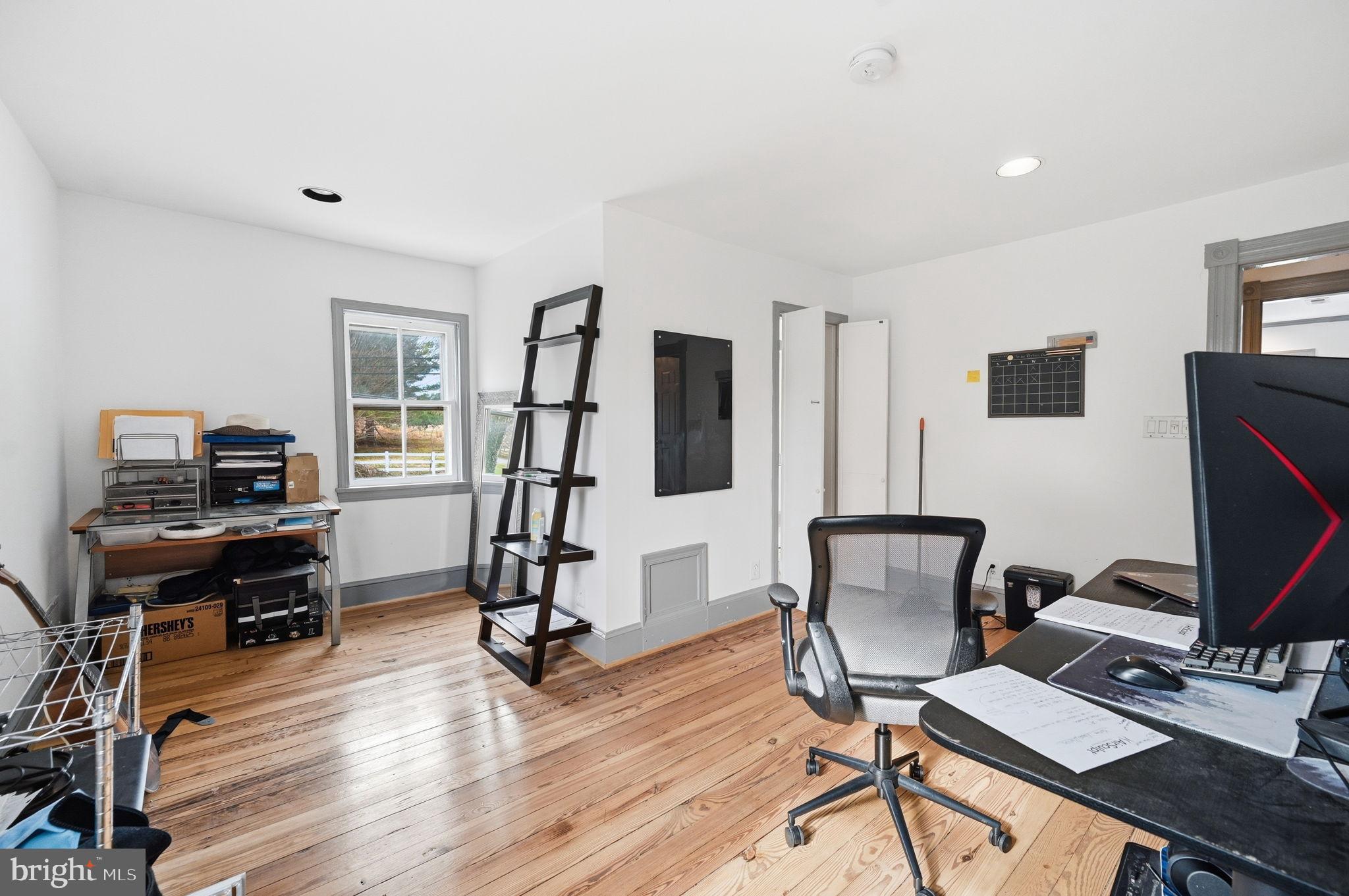 DARNESTOWN OUTSIDE - Residential