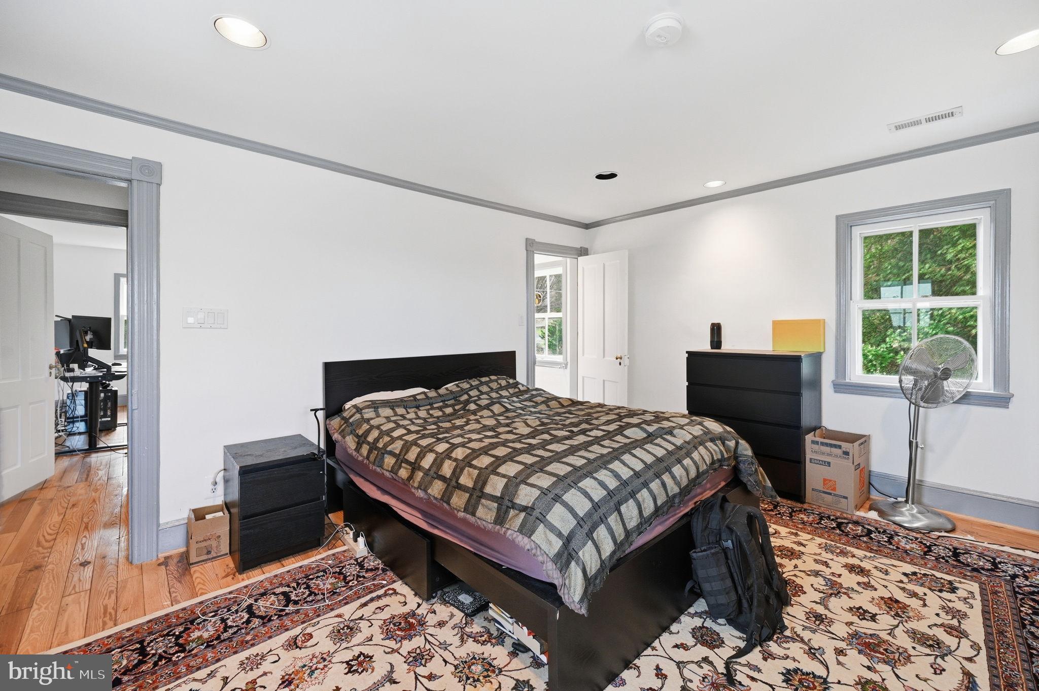 DARNESTOWN OUTSIDE - Residential