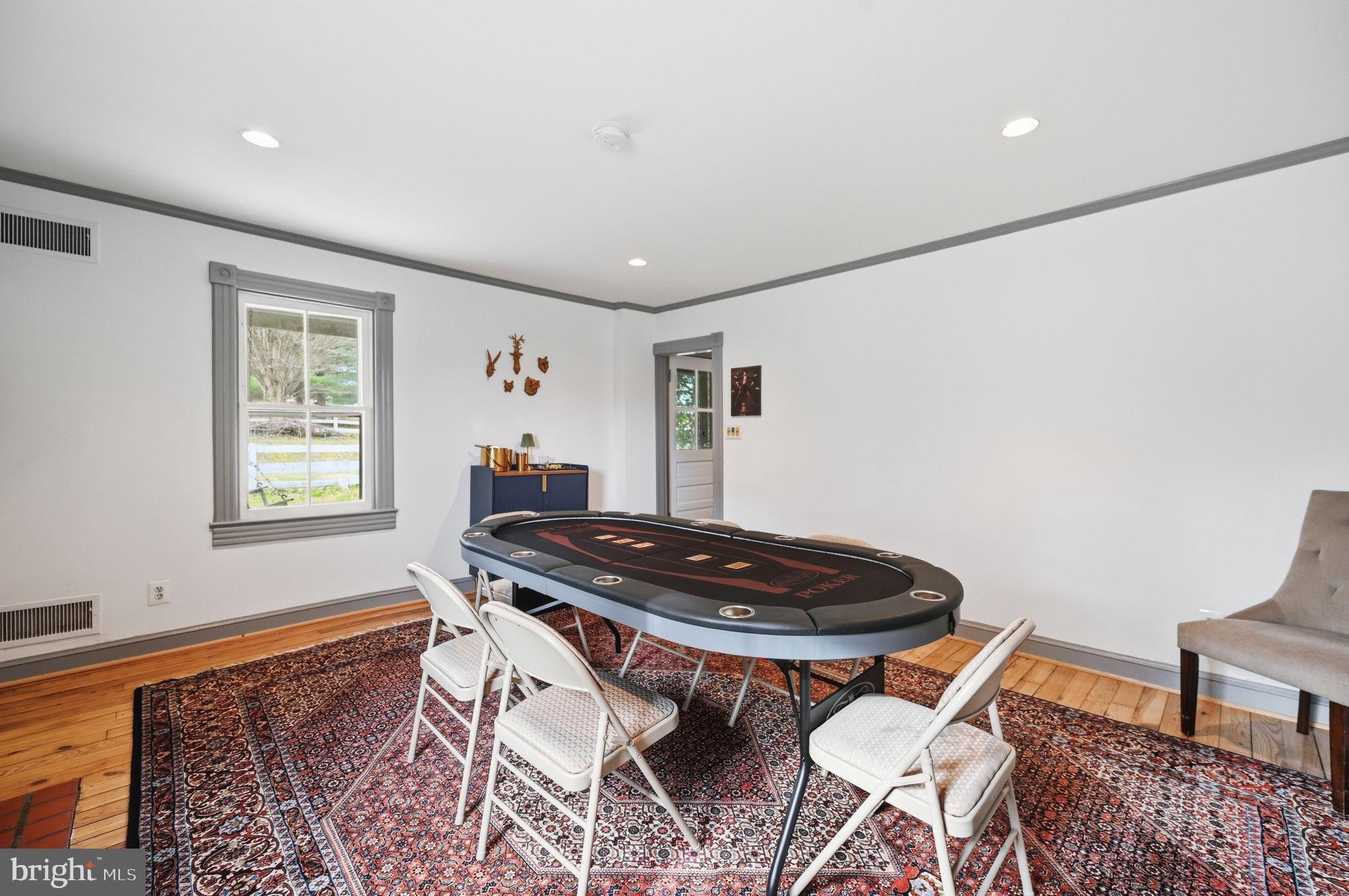 DARNESTOWN OUTSIDE - Residential