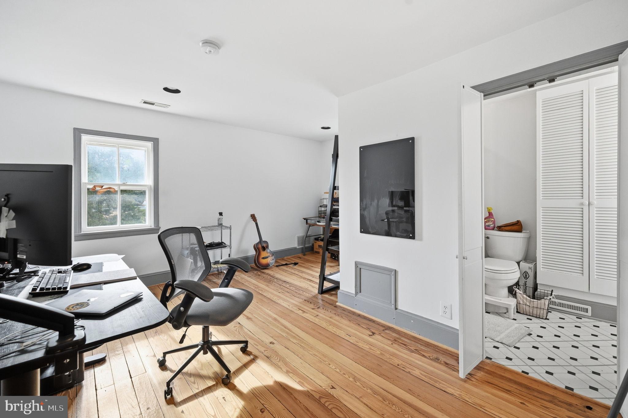 DARNESTOWN OUTSIDE - Residential