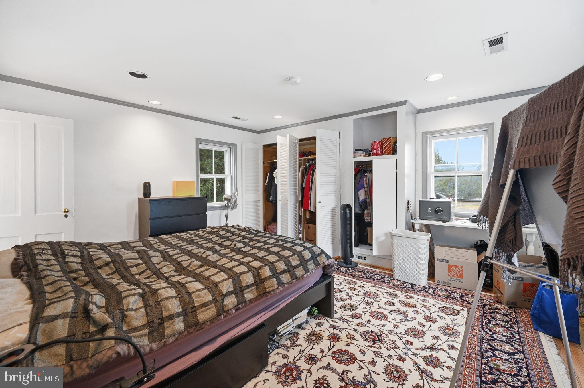 DARNESTOWN OUTSIDE - Residential