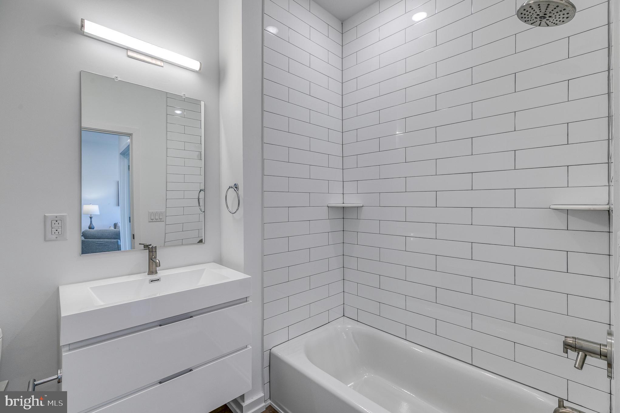 FAIRMOUNT - Residential Lease