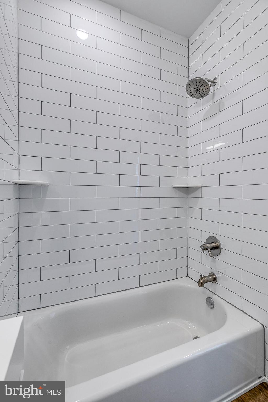FAIRMOUNT - Residential Lease