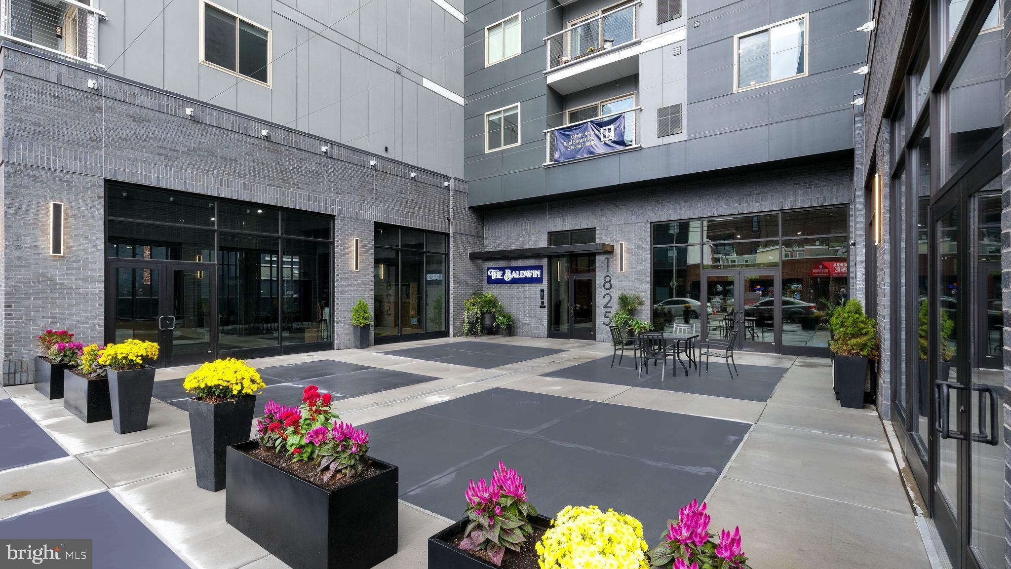 LOGAN SQUARE - Residential Lease