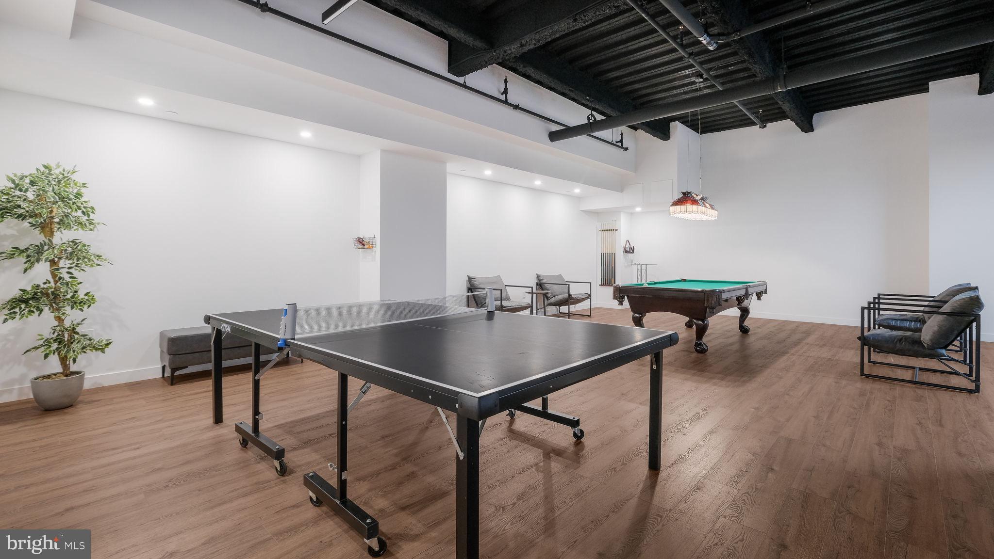 LOGAN SQUARE - Residential Lease