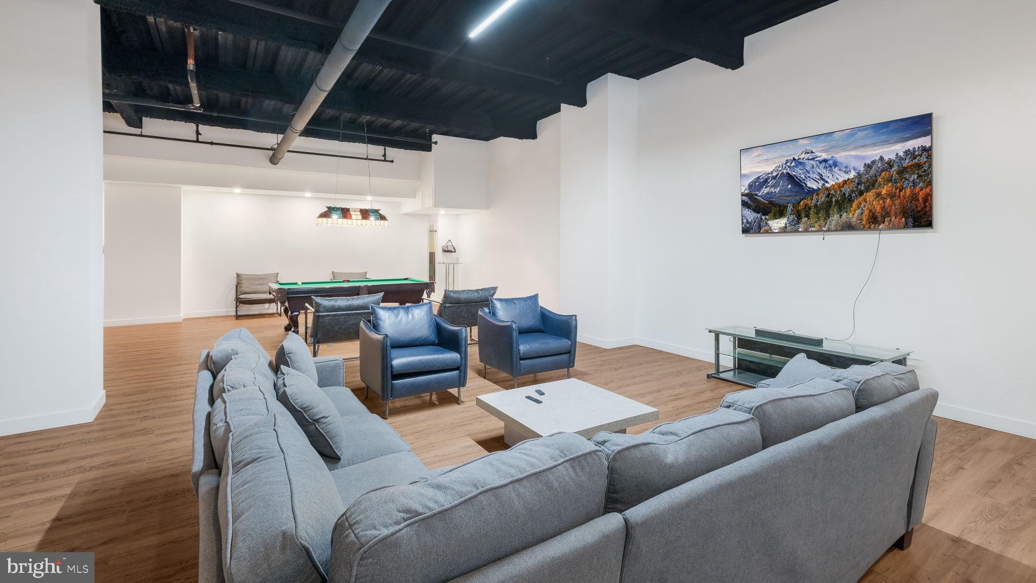 LOGAN SQUARE - Residential Lease