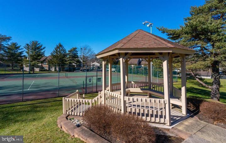 HAMPTON GREENS - Residential