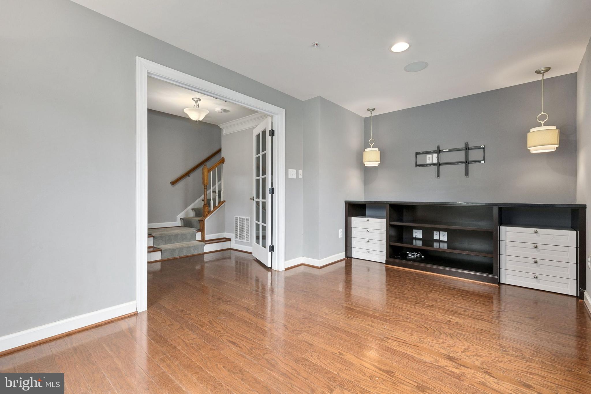 FAIRWOOD CROSSING AT BLA - Residential